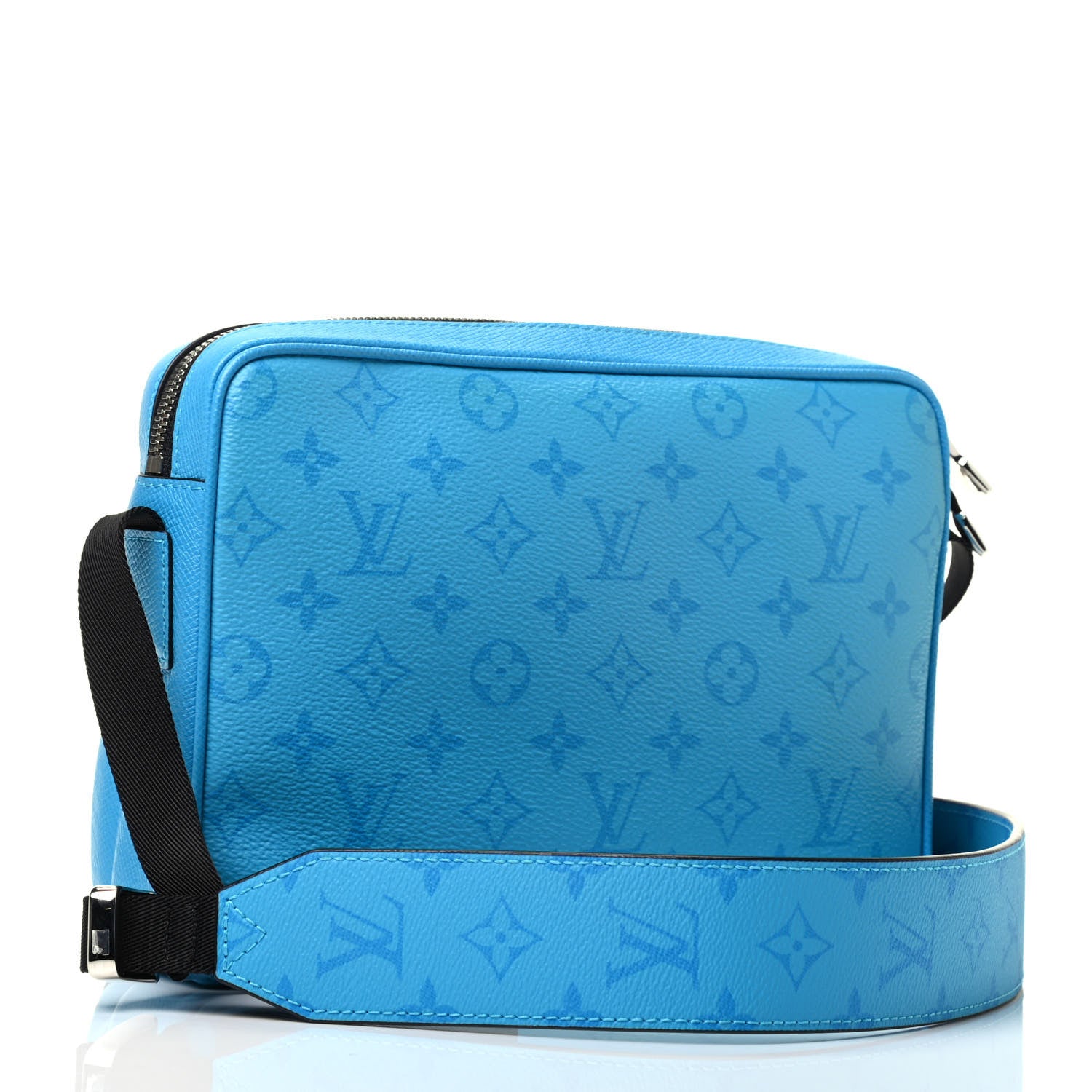 Louis Vuitton Taigarama Outdoor Messenger Blue Lagoon 2 of 11