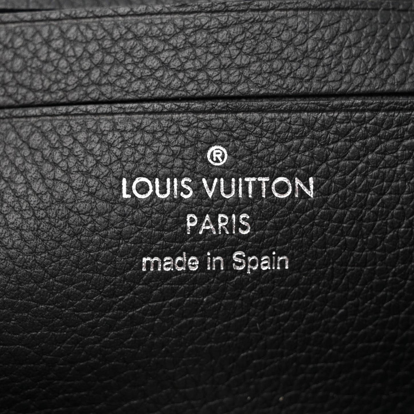 Calfskin Nano Lockme Bucket Black