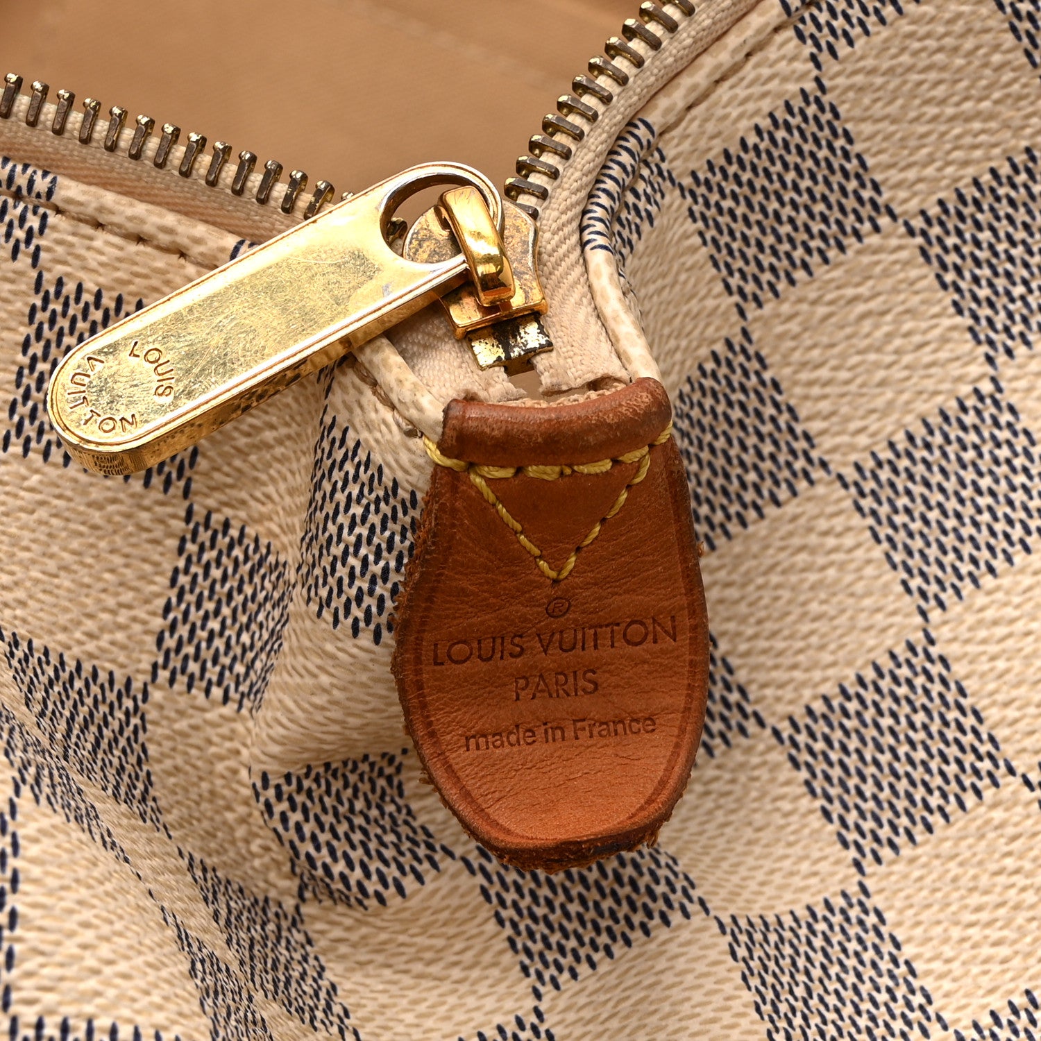 Louis Vuitton Damier Azur Totally MM 6 of 12