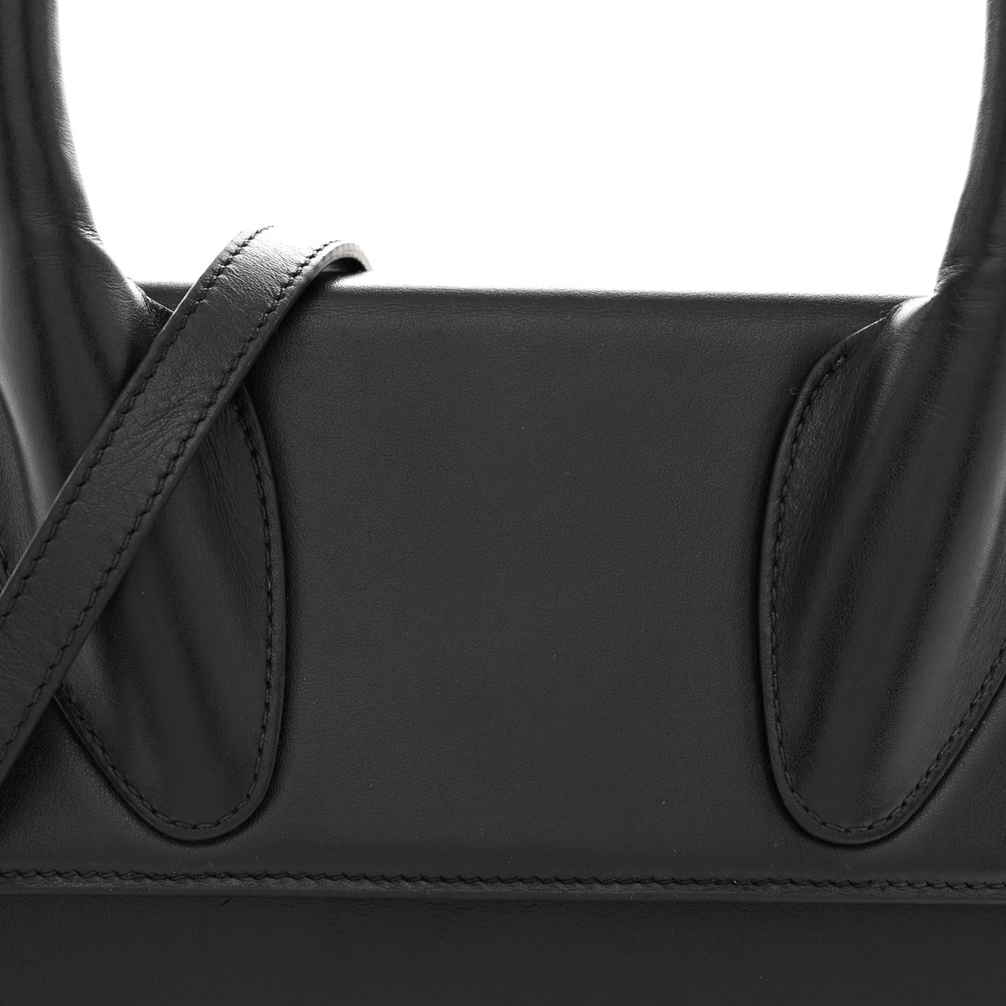 Smooth Calfskin Le Grand Chiquito Black