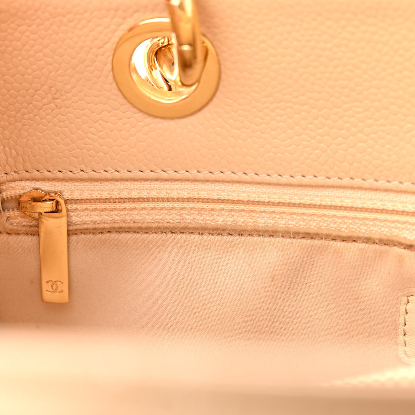 Caviar Quilted Grand Shopping Tote GST Beige Clair