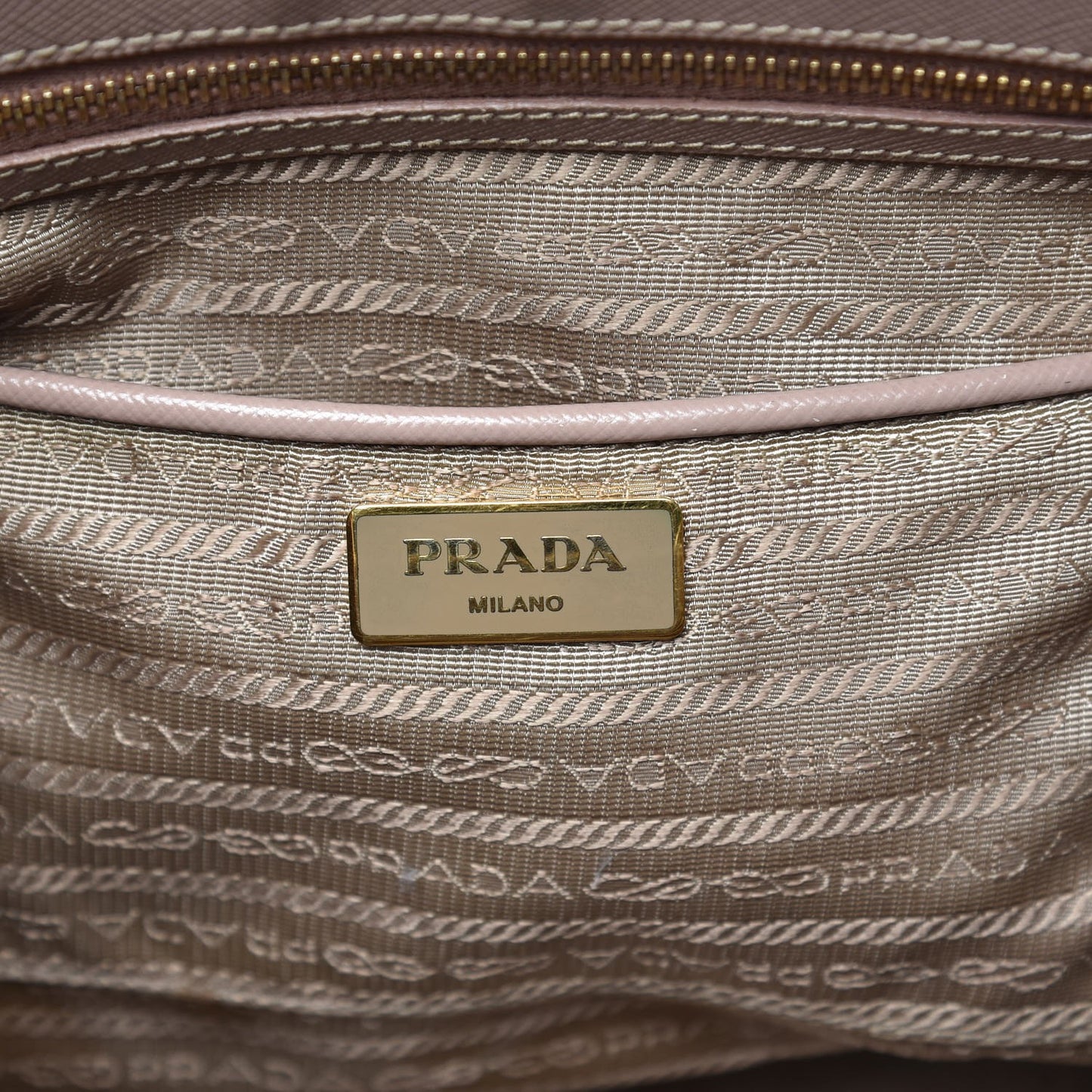 Saffiano Medium Galleria Double Zip Tote Cammeo