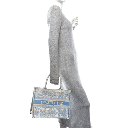 Christian Dior Canvas Embroidered Medium Dioriviera Toile De Jouy Book Tote Light Blue 2 of 9