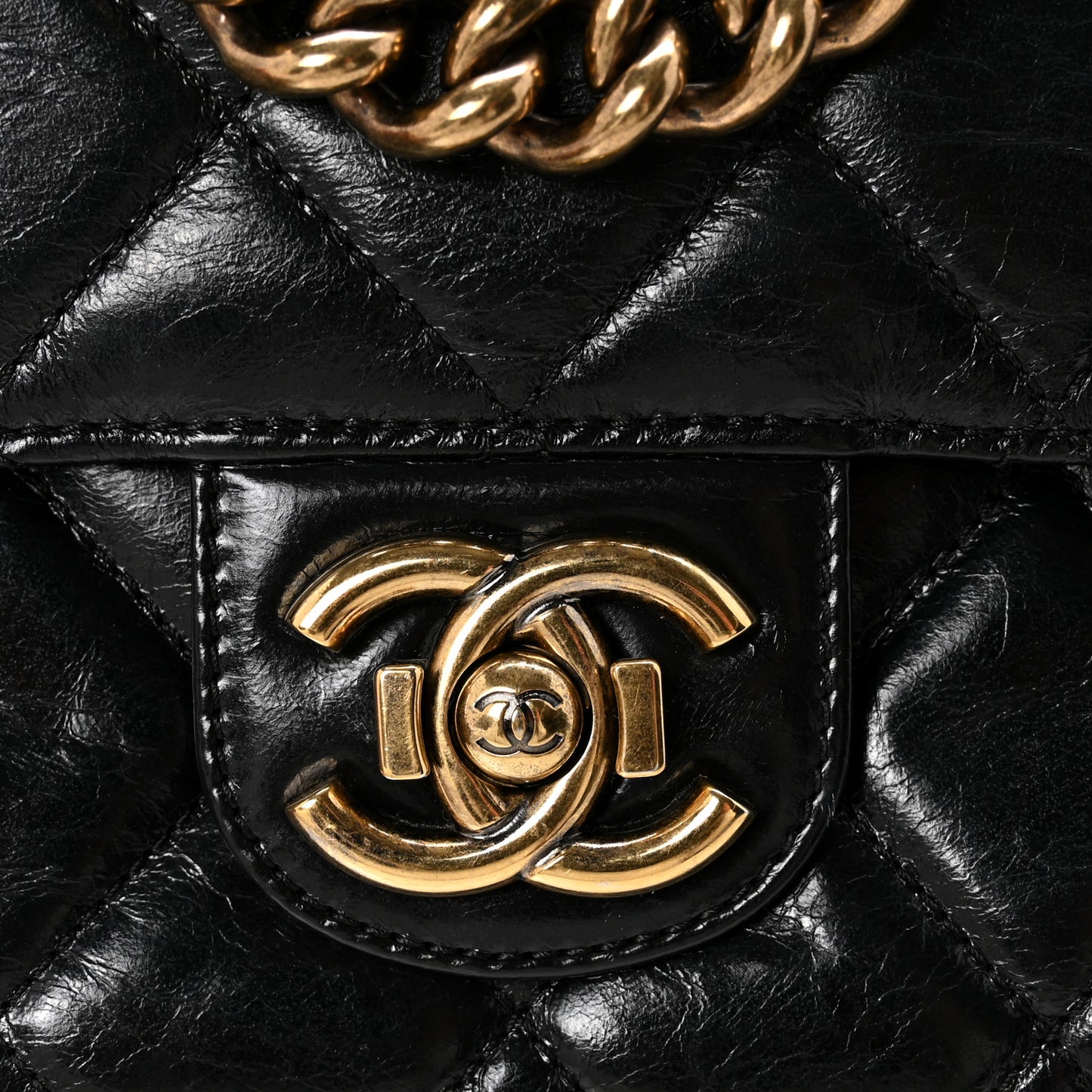Glazed Calfskin Quilted Medium Perfect Edge Flap Black