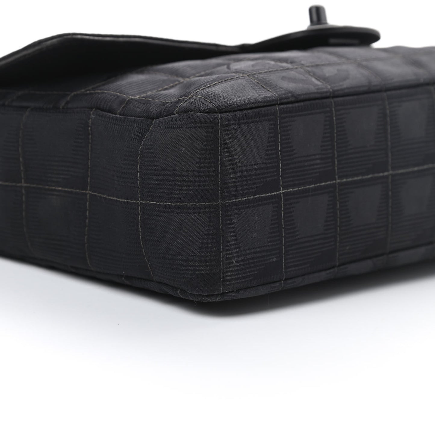 Nylon Medium Travel Flap Black
