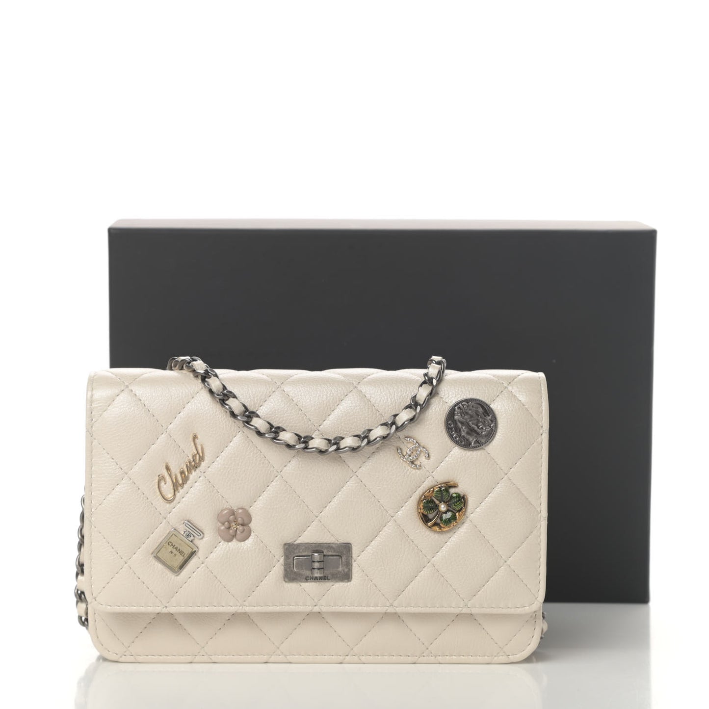 Metallic Calfskin Lucky Charms Casino 2.55 Reissue Wallet On Chain WOC Ivory