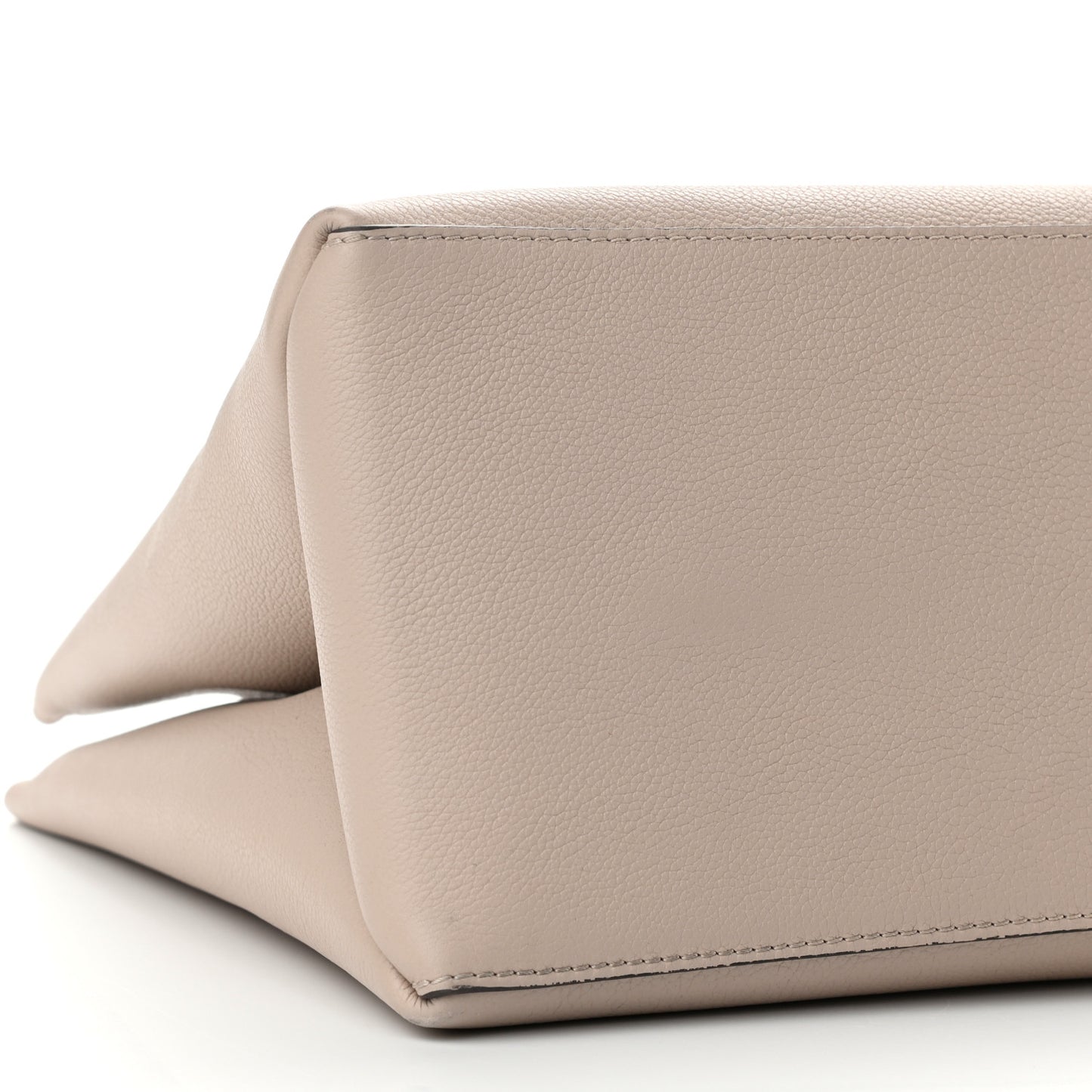 Grained Calfskin Lockme Shopper Greige