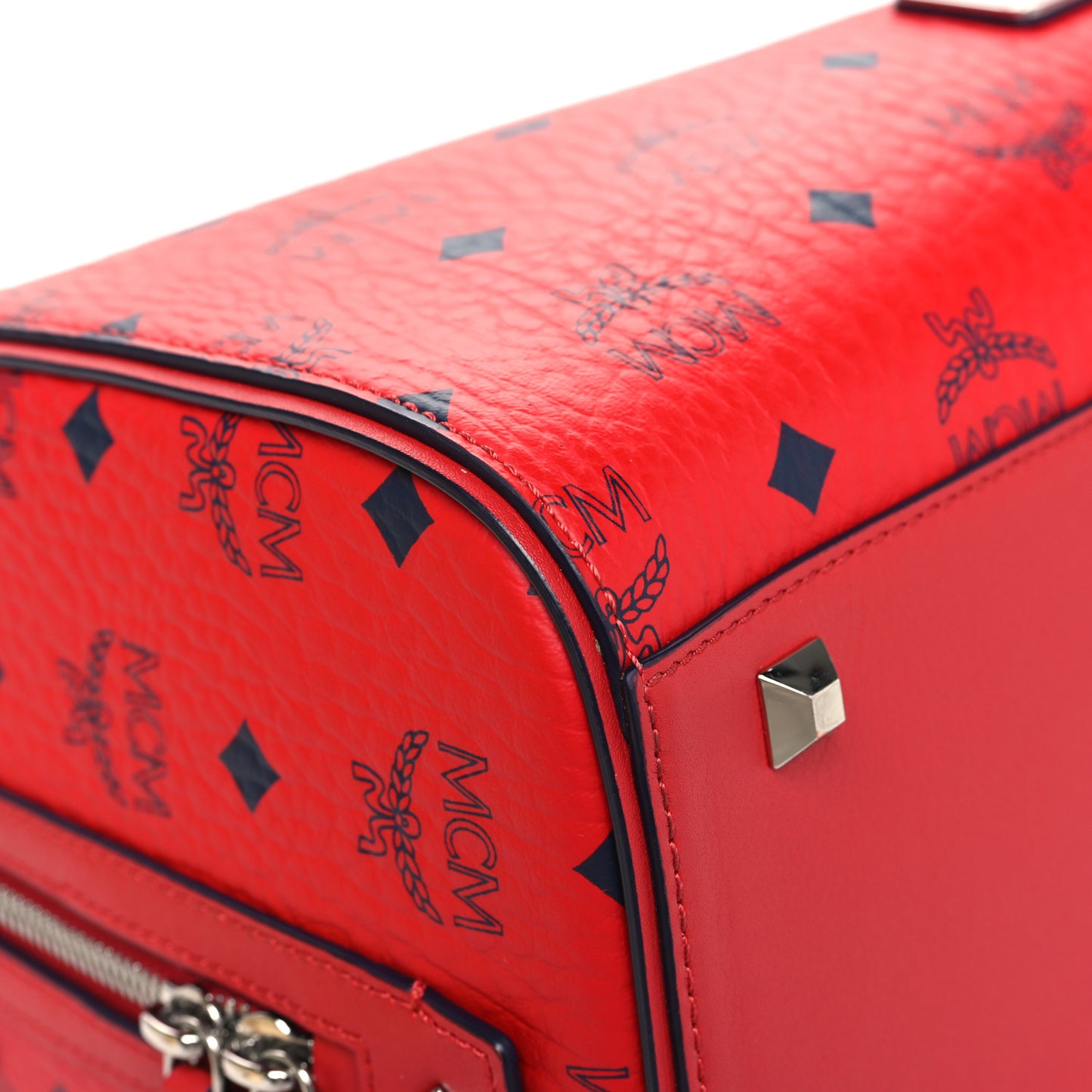 Visetos Medium Essential Boston Bag Red