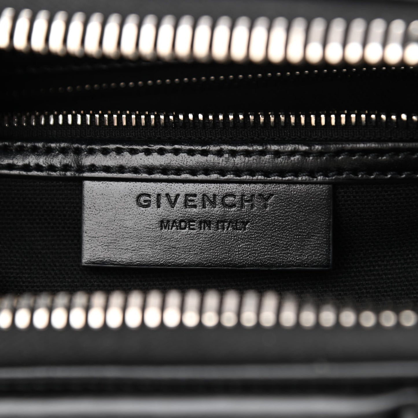 Shiny Lord Calfskin Small Antigona Black