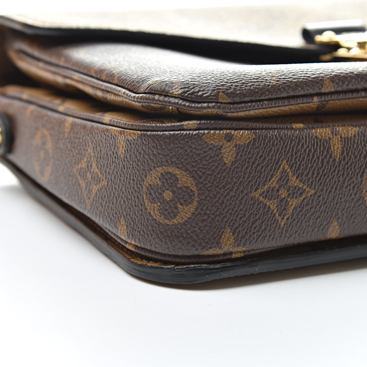 Reverse Monogram Pochette Metis