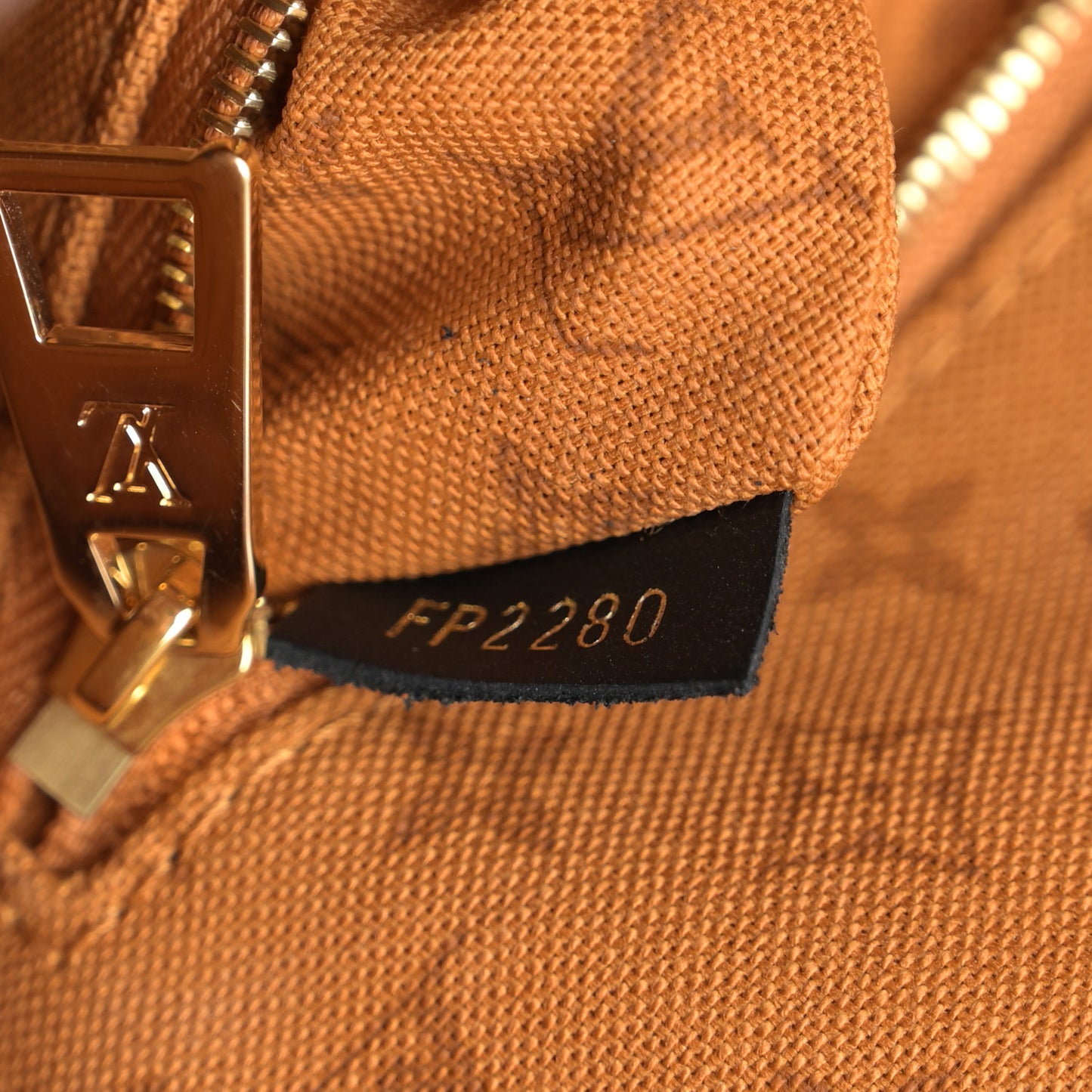 Monogram Giant Crafty Onthego GM Crème Caramel