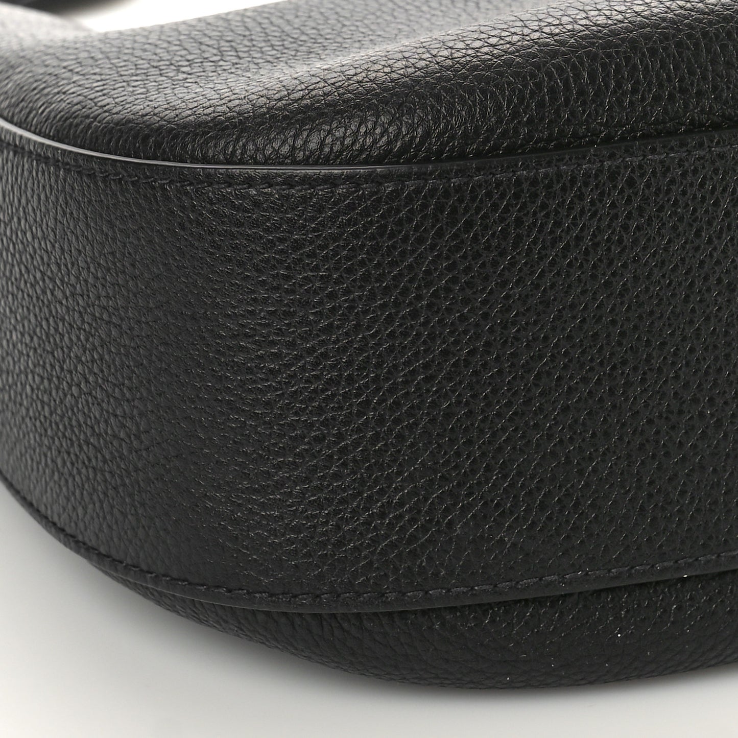 Vitello Daino Zippered Messenger Hobo Black