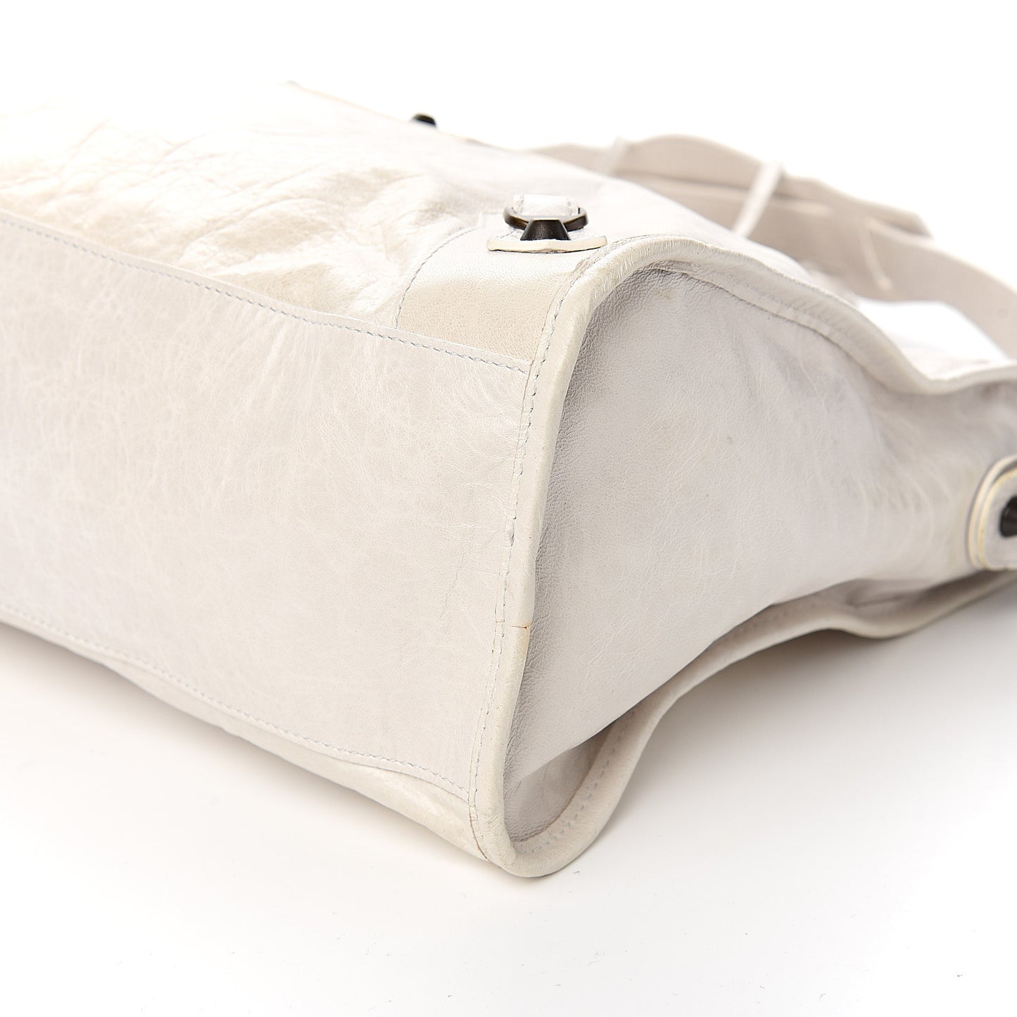 Chevre Classic Hardware City White