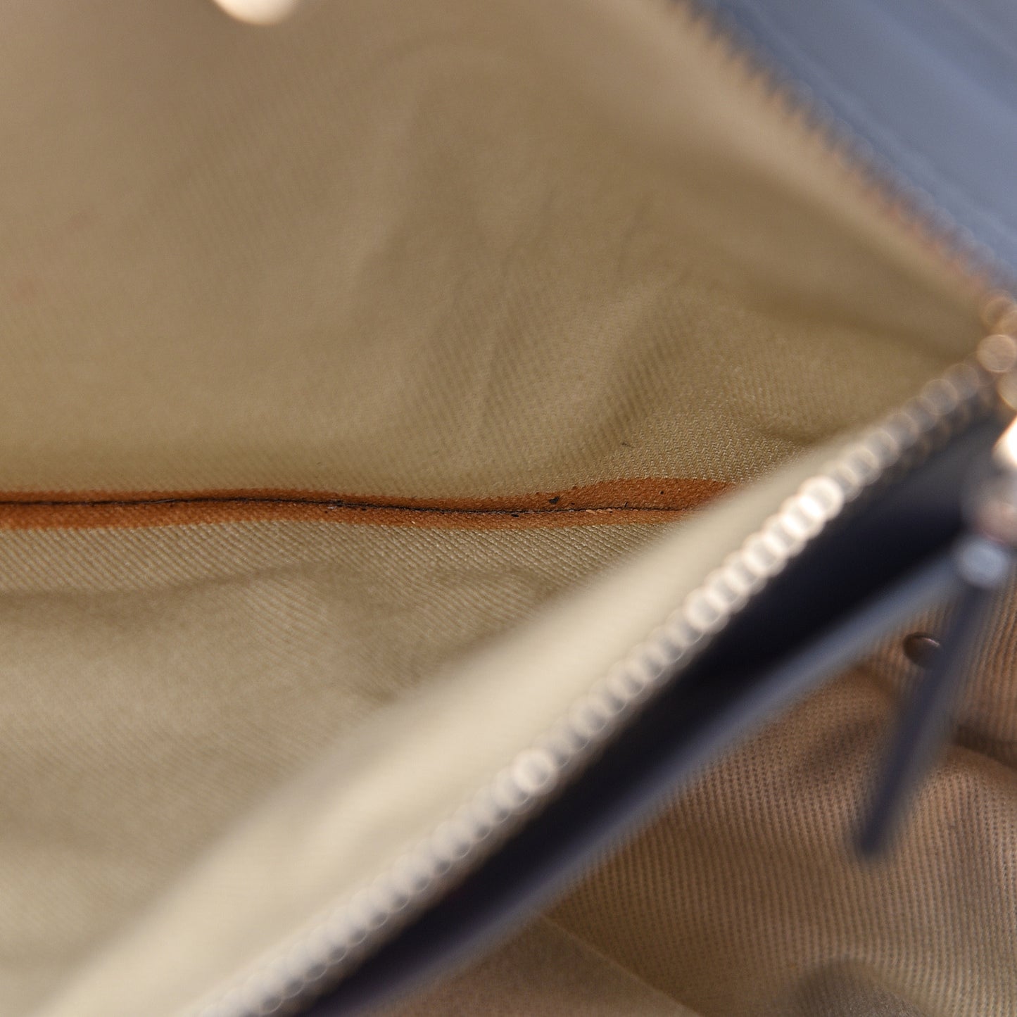 Vitello Medium Rockstud Tote Stone