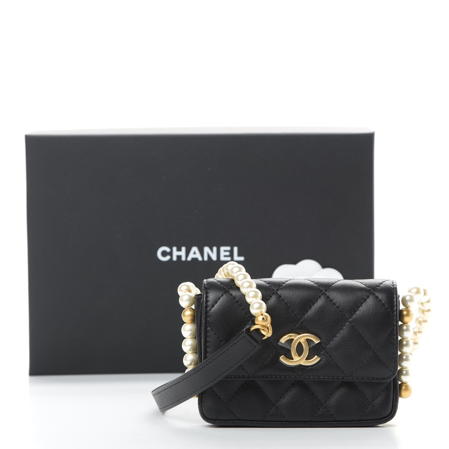 Calfskin Quilted About Pearls Card Holder Flap With Chain Black