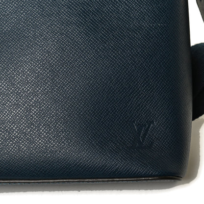 Louis Vuitton Taiga Anton Pochette Ocean 11 of 12