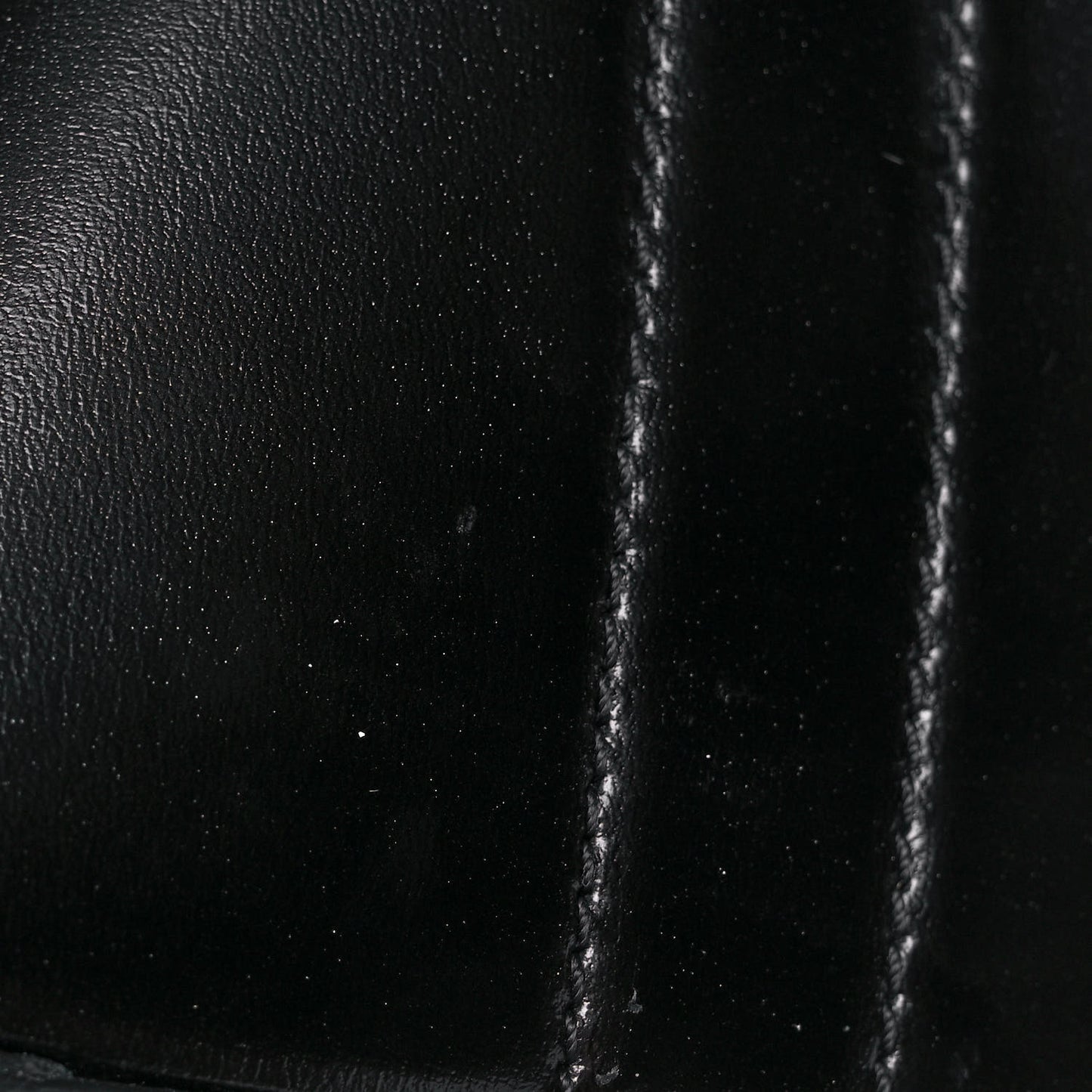 Box Calfskin Mini Lock Antigona Black