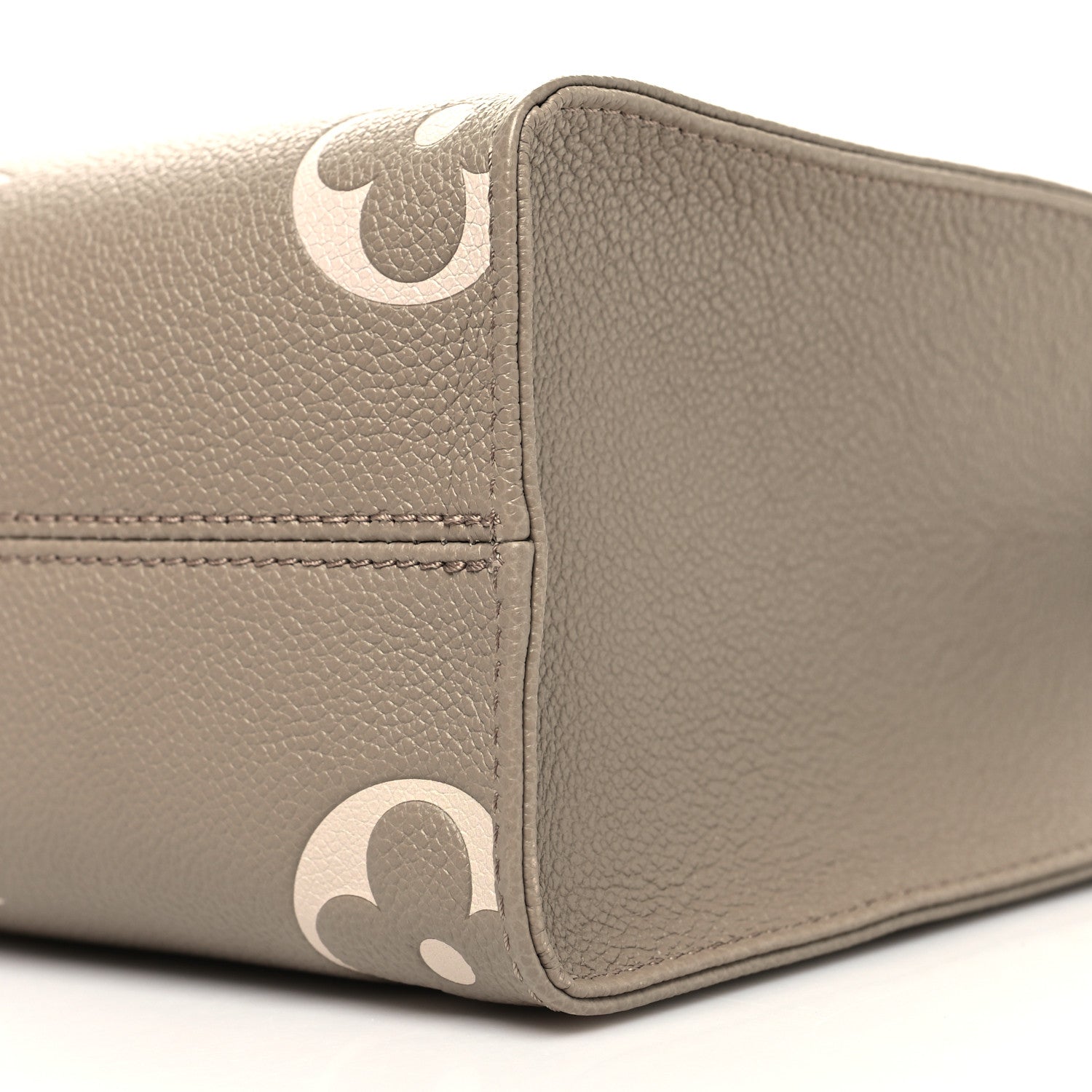 Louis Vuitton Empreinte Monogram Giant Onthego PM Tourterelle Creme 9 of 9