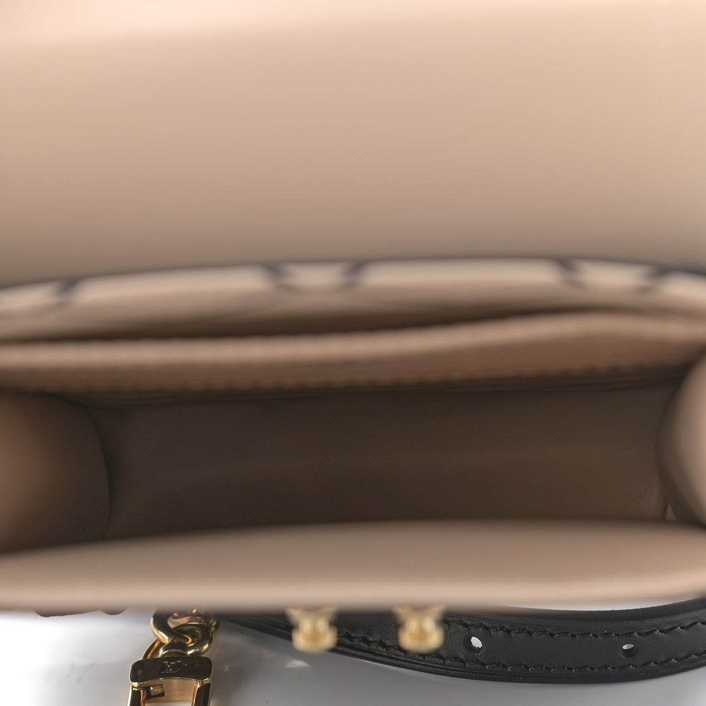 Monogram Pochette Trunk Verticale Black