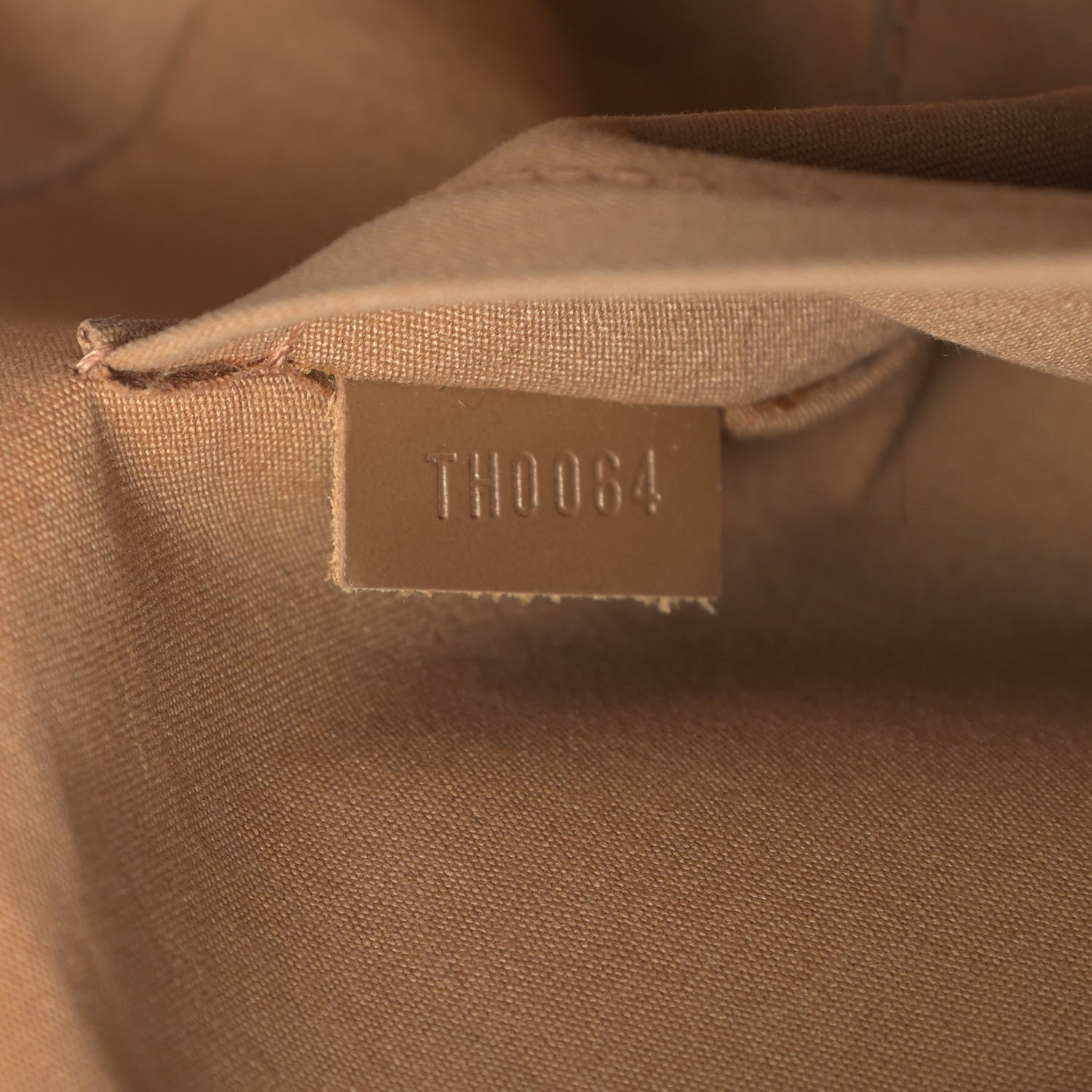 Louis Vuitton Mat Monogram Shelton Ambre 7 of 27