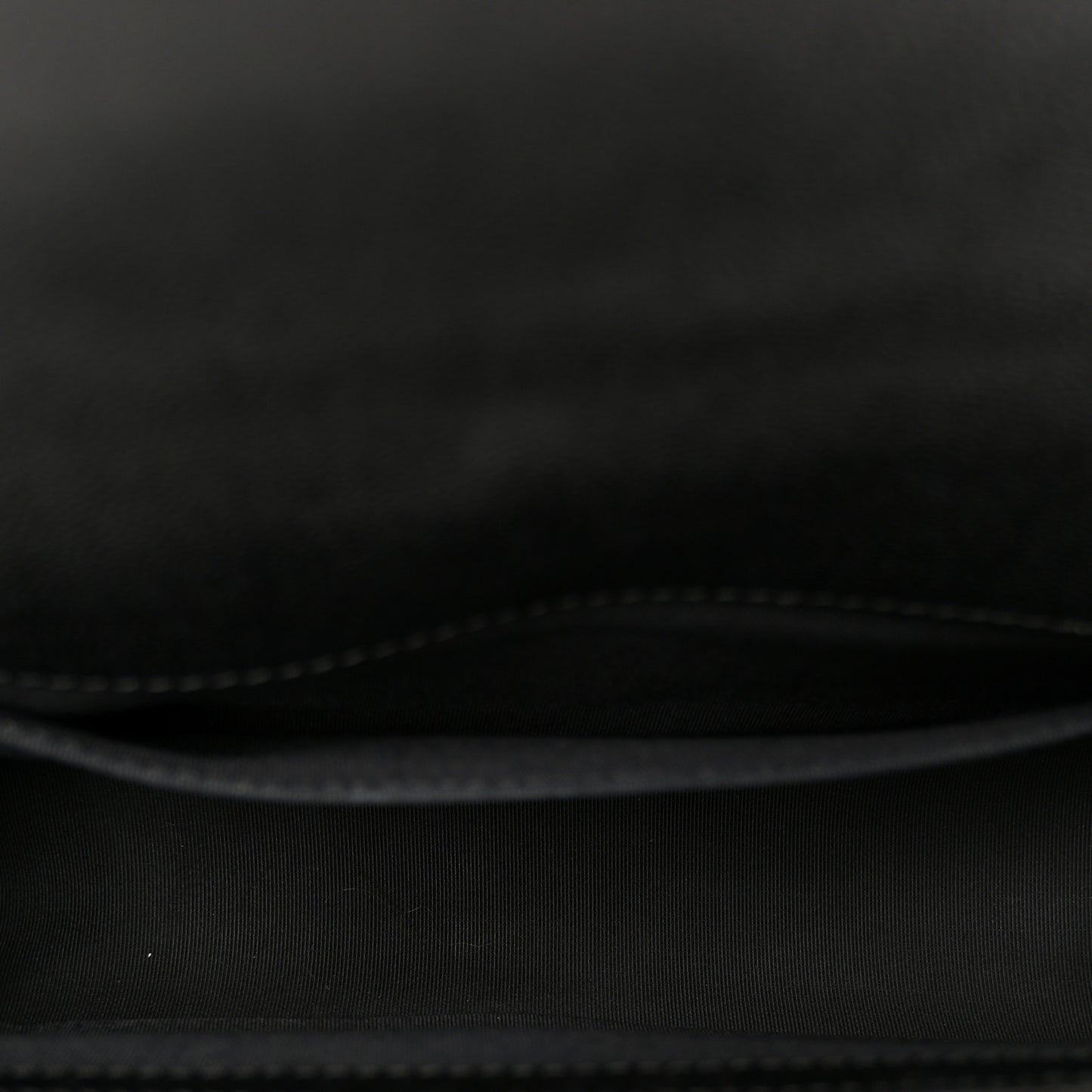 Caviar Chevron Quilted Medium Boy Flap Black