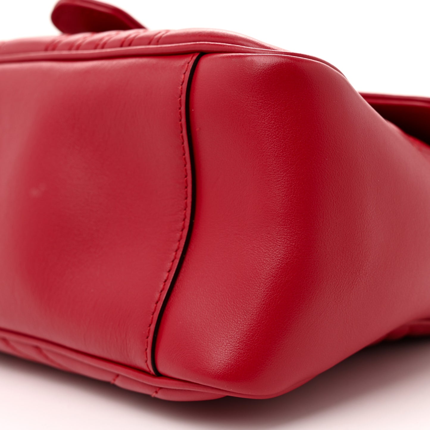 Calfskin Matelasse Small GG Marmont Top Handle Shoulder Bag Hibiscus Red