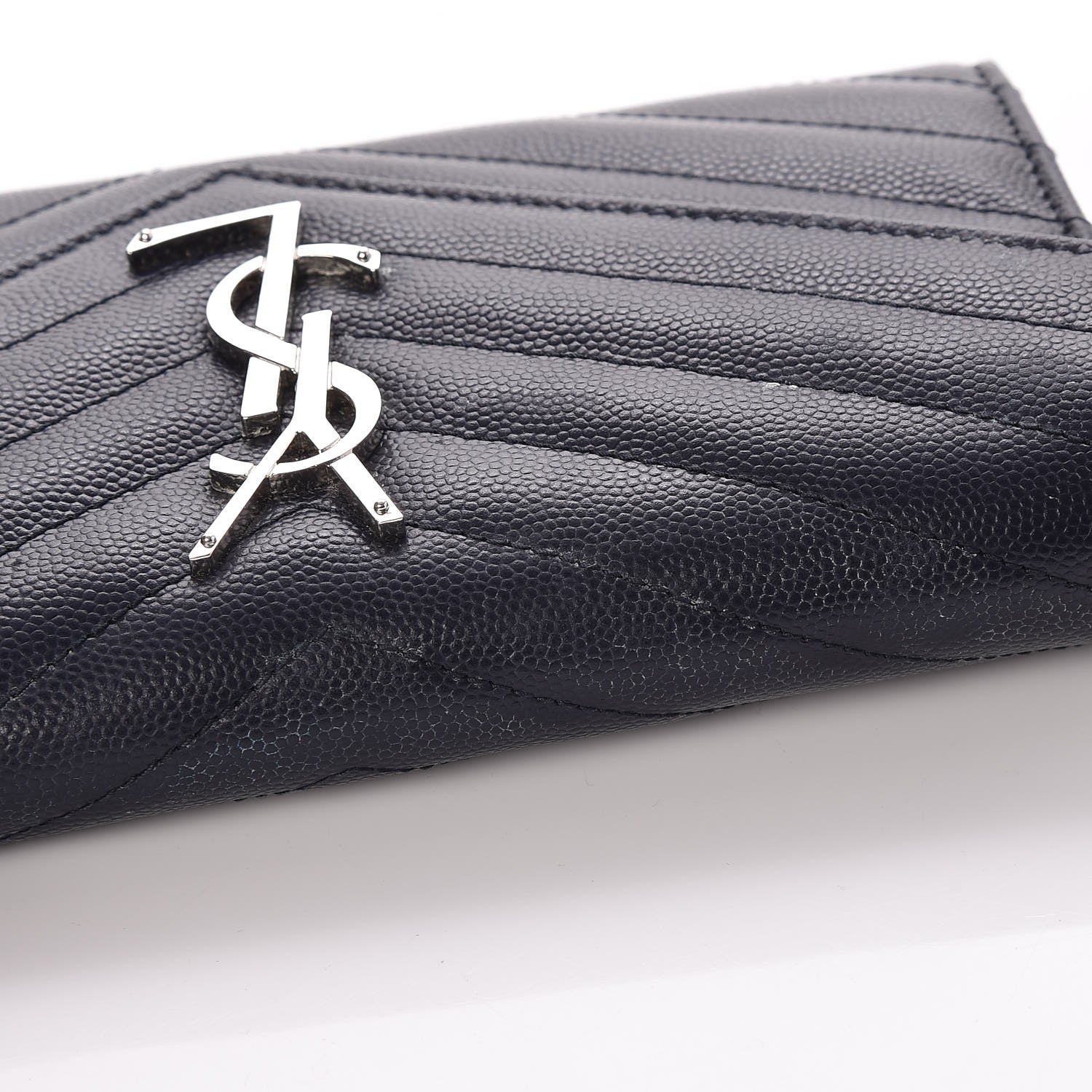 Saint Laurent Grain De Poudre Matelasse Chevron Monogram Flap Wallet Navy 7 of 8