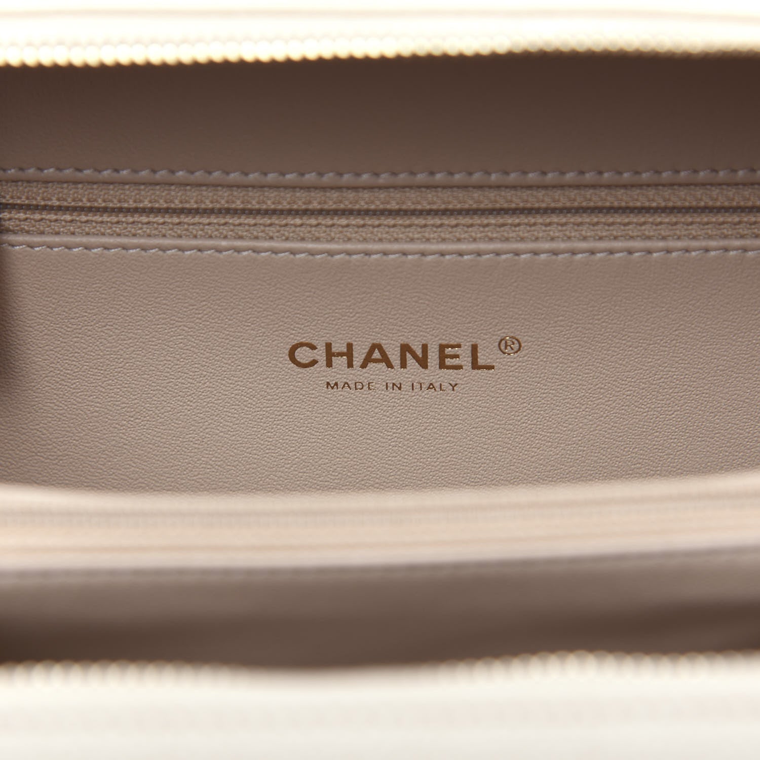 Chanel Caviar Quilted Medium CC Filigree Vanity Case Light Beige 5 of 9