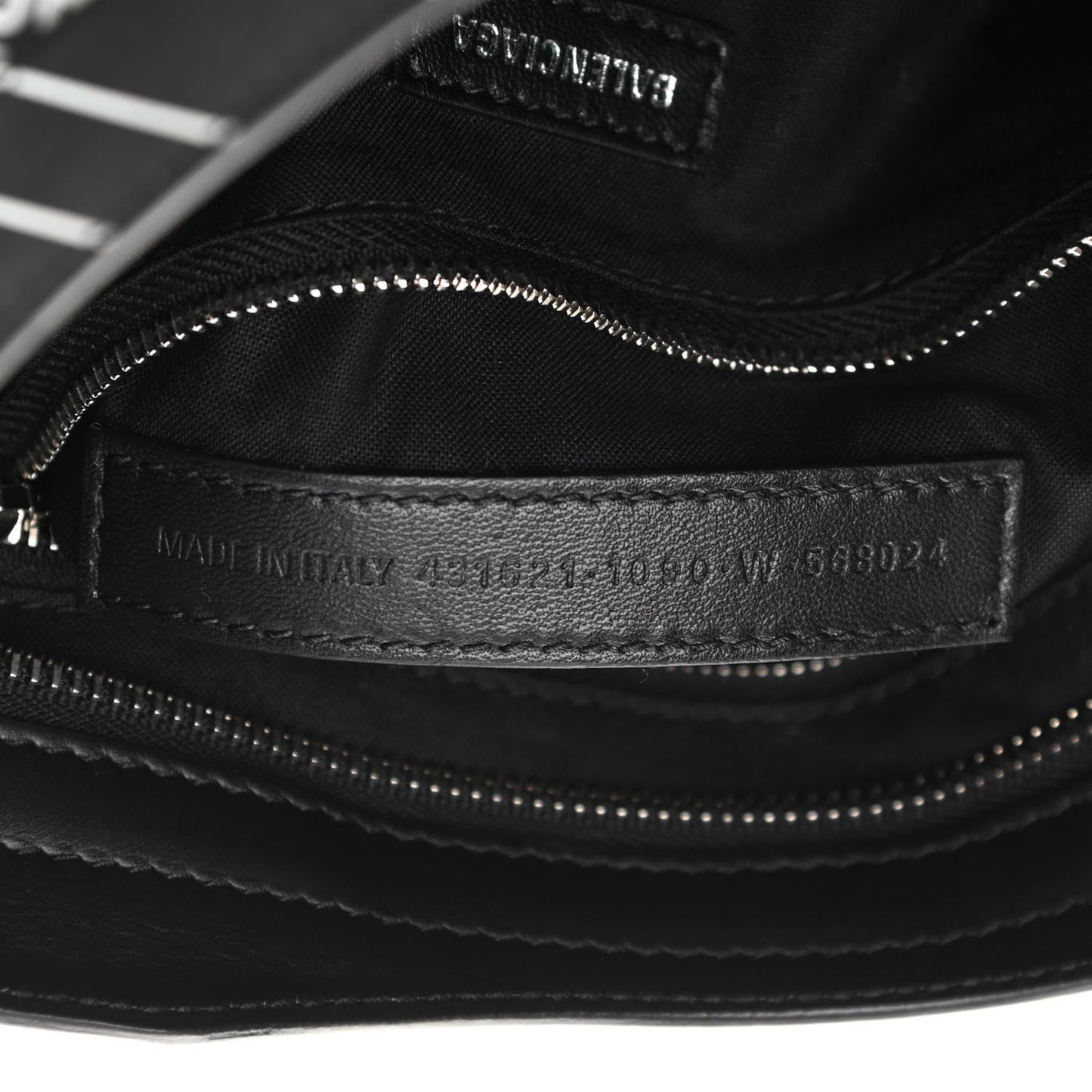 Veau Allover Logo Classic Silver Hardware S City Black White