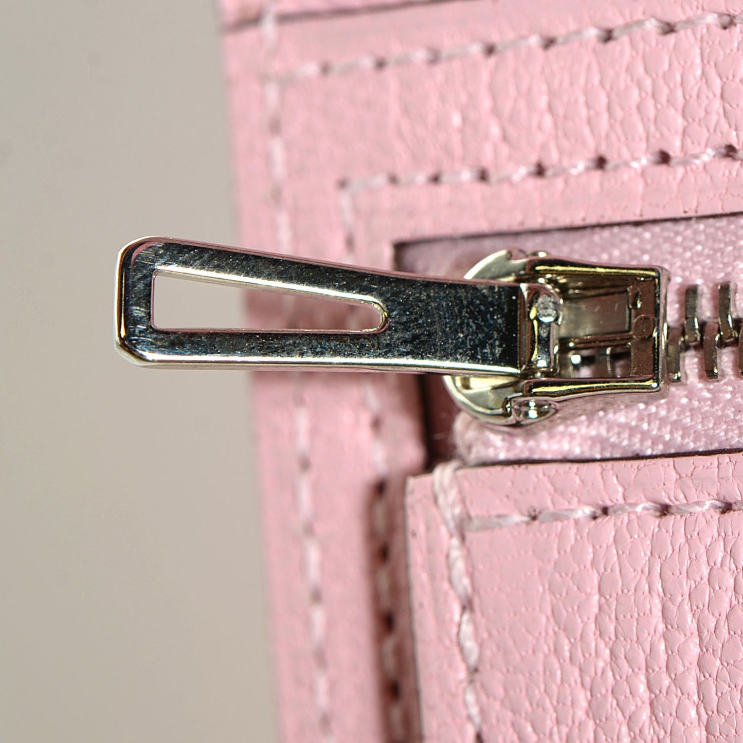 Chevre Mysore Bearn Gusset Wallet Rose Sakura