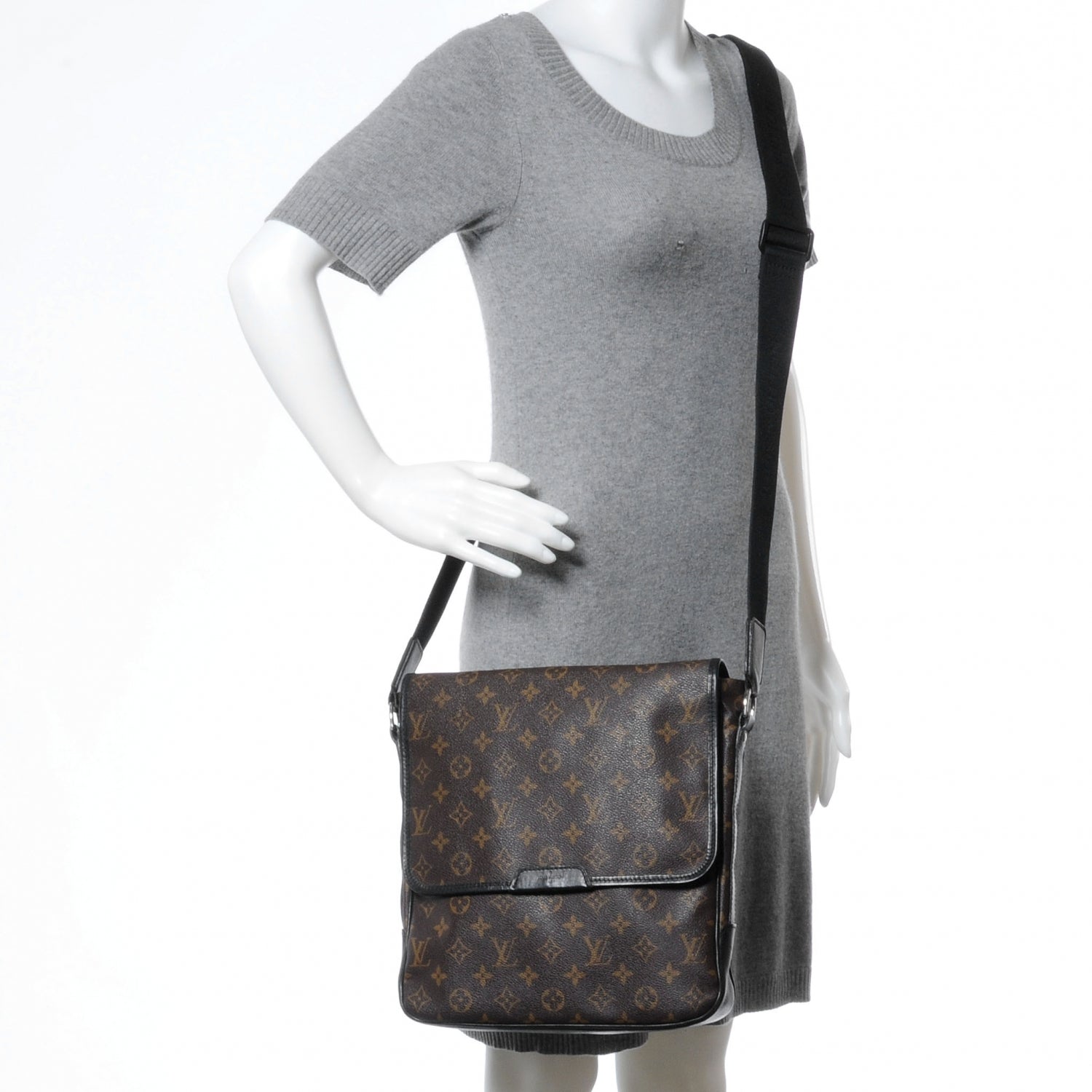 Louis Vuitton Monogram Macassar Bass MM 2 of 7
