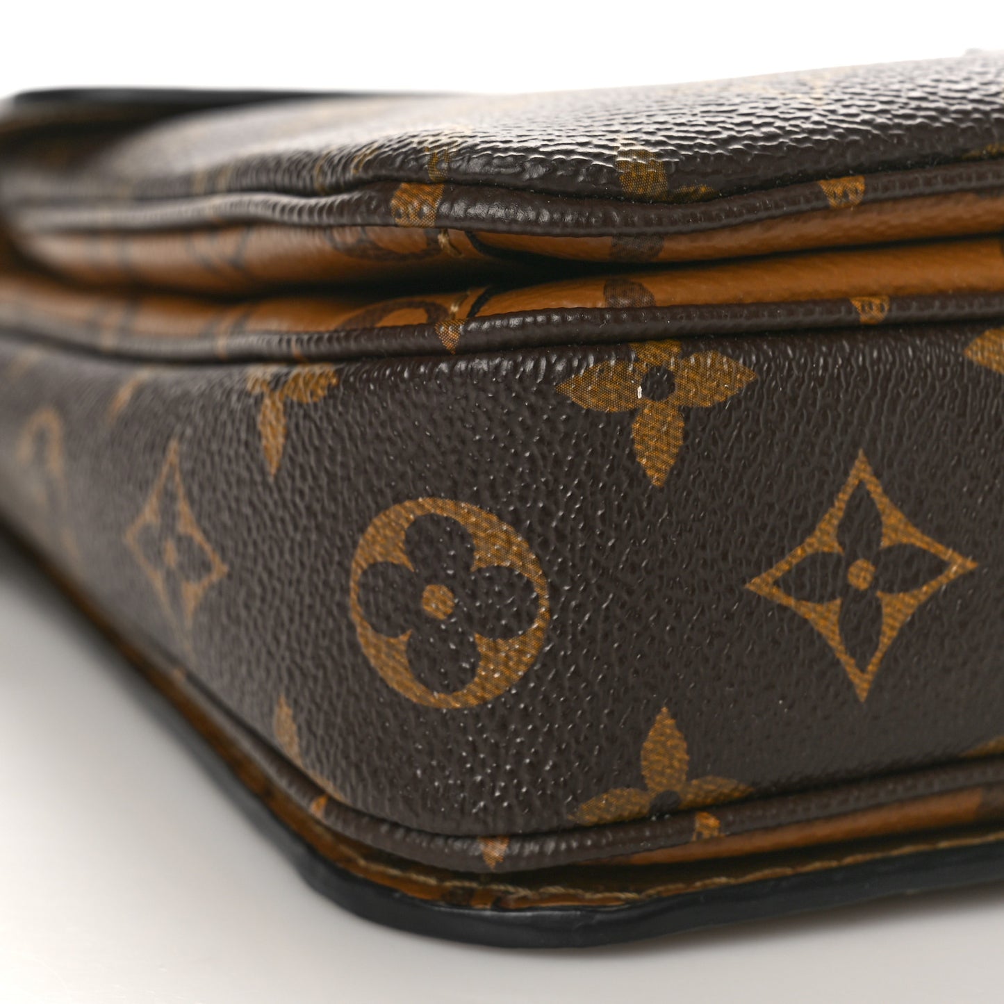 Reverse Monogram Pochette Metis