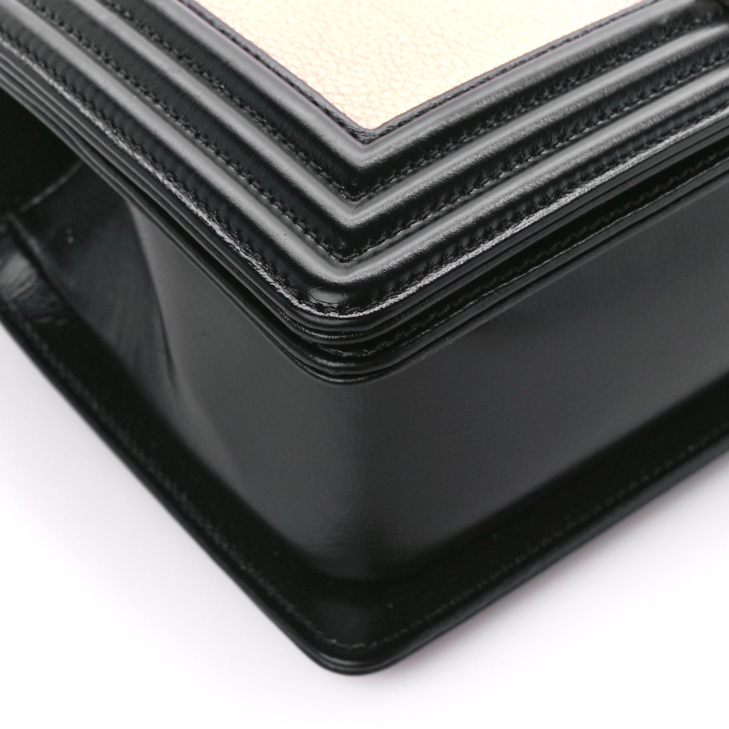 Metallic Glazed Calfskin Medium Boy Flap Pink Black