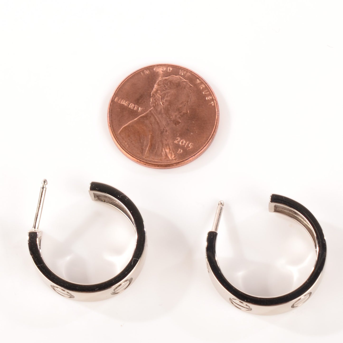 18K White Gold 5.5mm LOVE Hoop Earrings