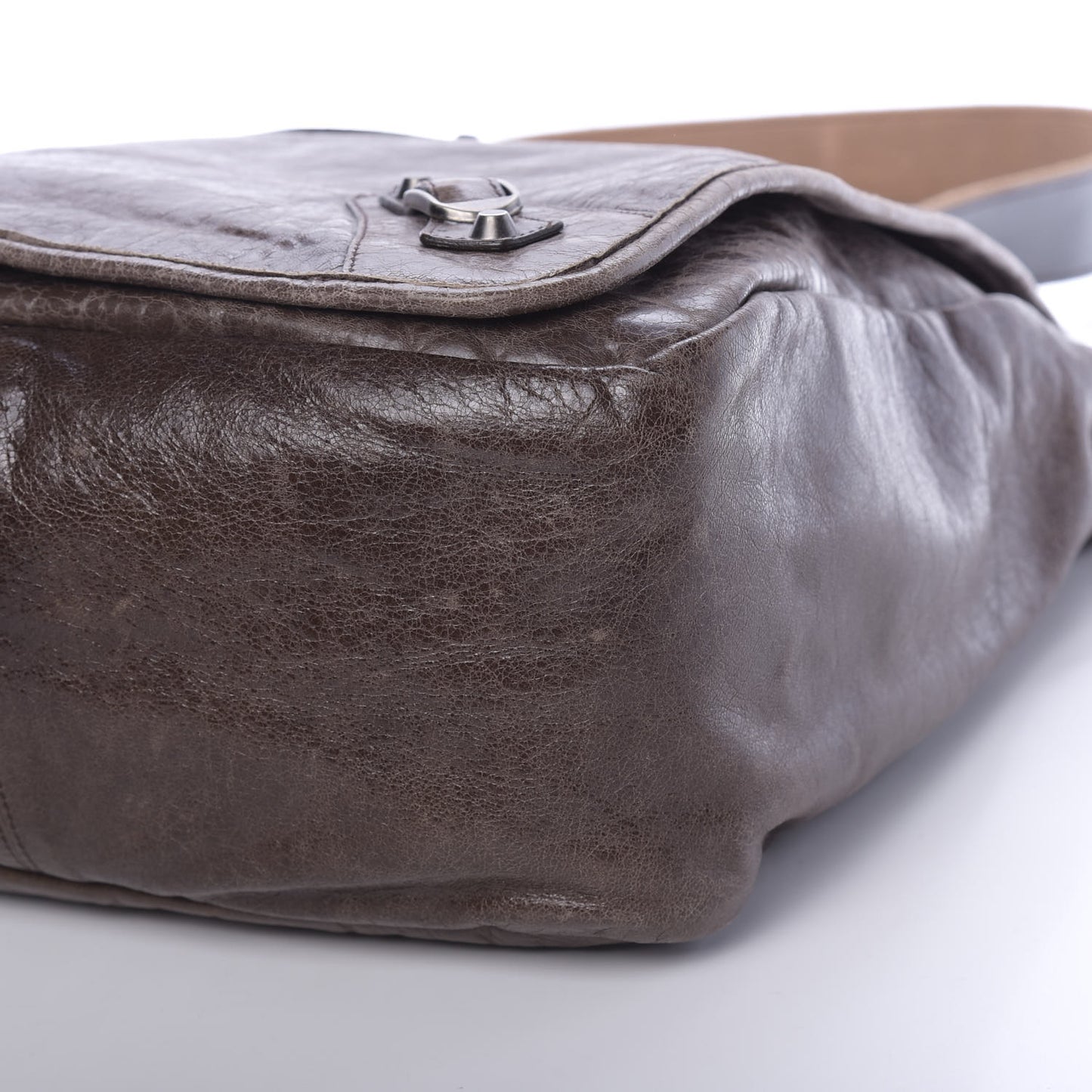 Agneau Besace Messenger Flap Bag