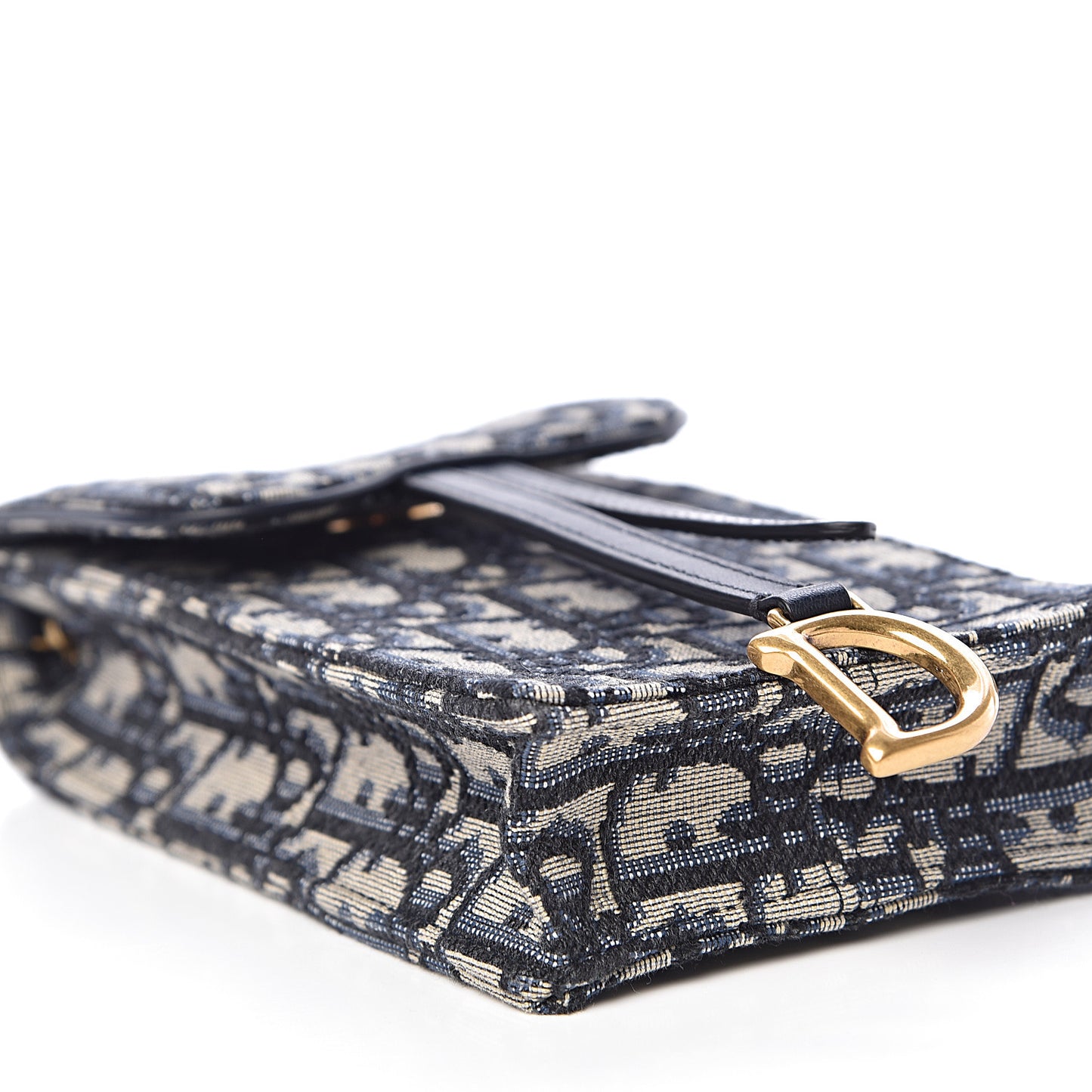 Oblique Saddle Clutch Chain Blue