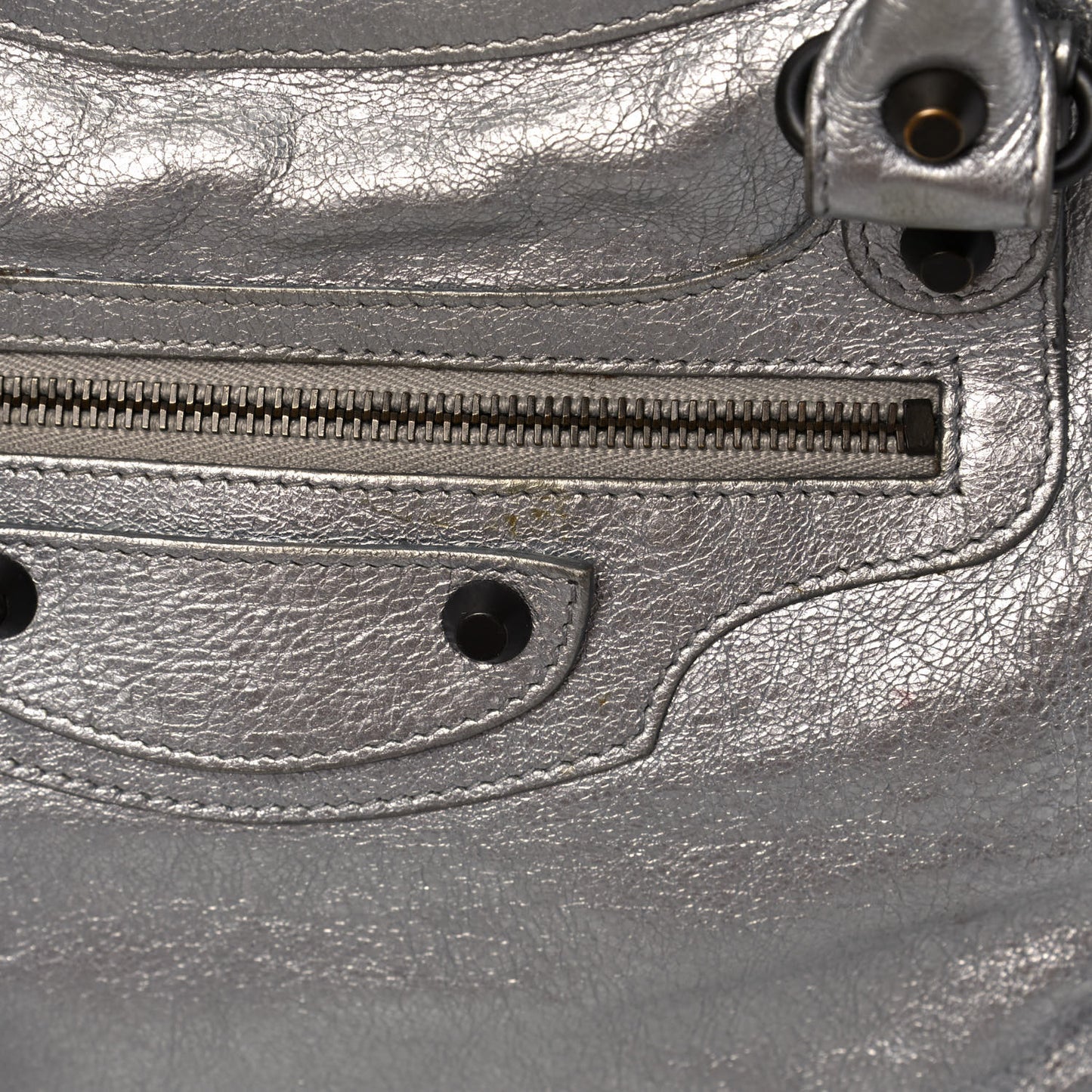Metallic Agneau Classic Hardware Velo Gris Aluminum