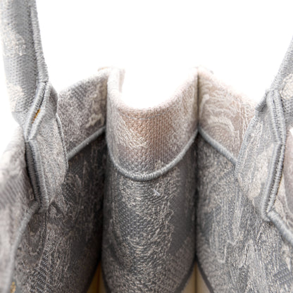 Christian Dior Canvas Embroidered Medium Dioriviera Toile De Jouy Reverse Book Tote Gray 13 of 13