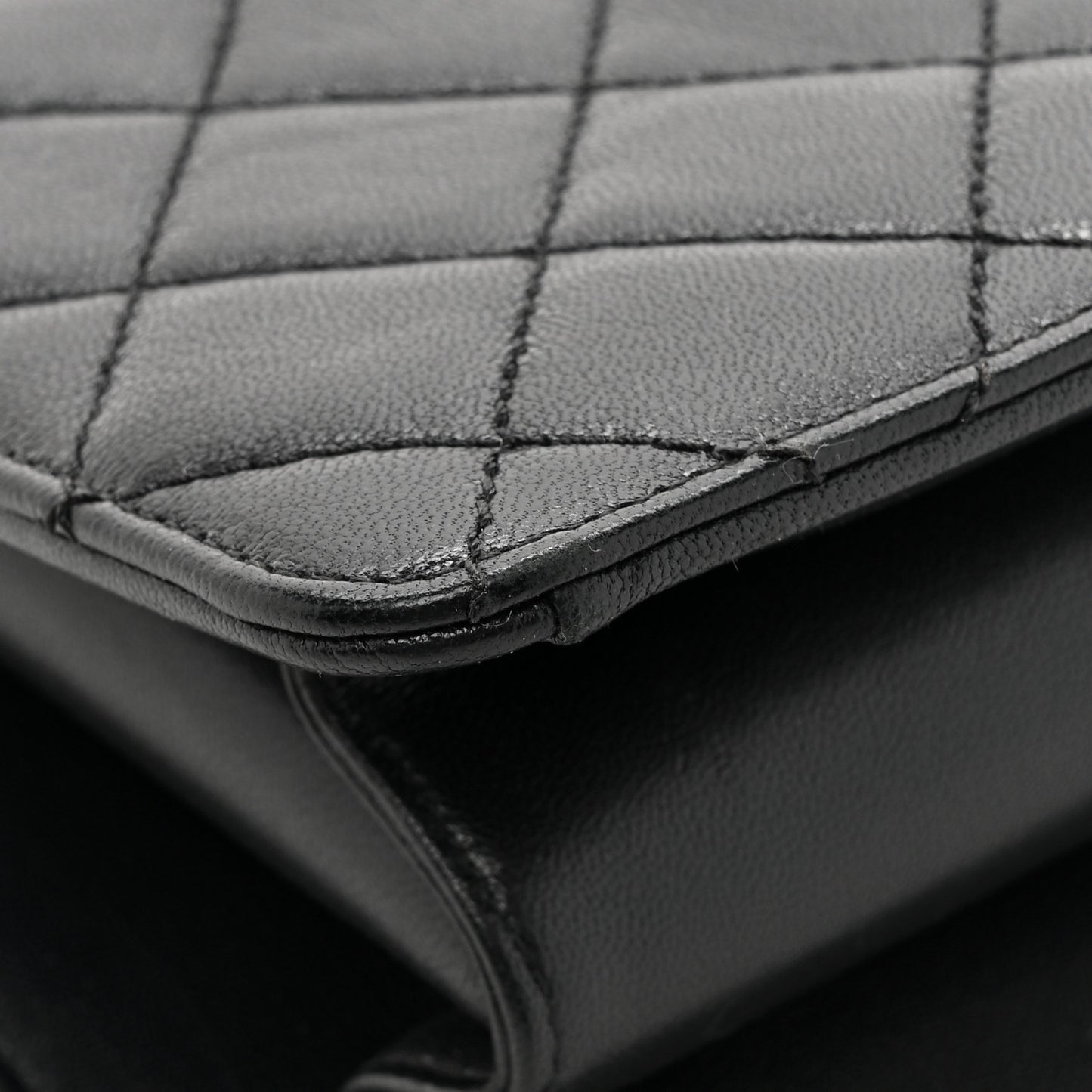 Sheepskin Quilted Beauty Lock Flap Black