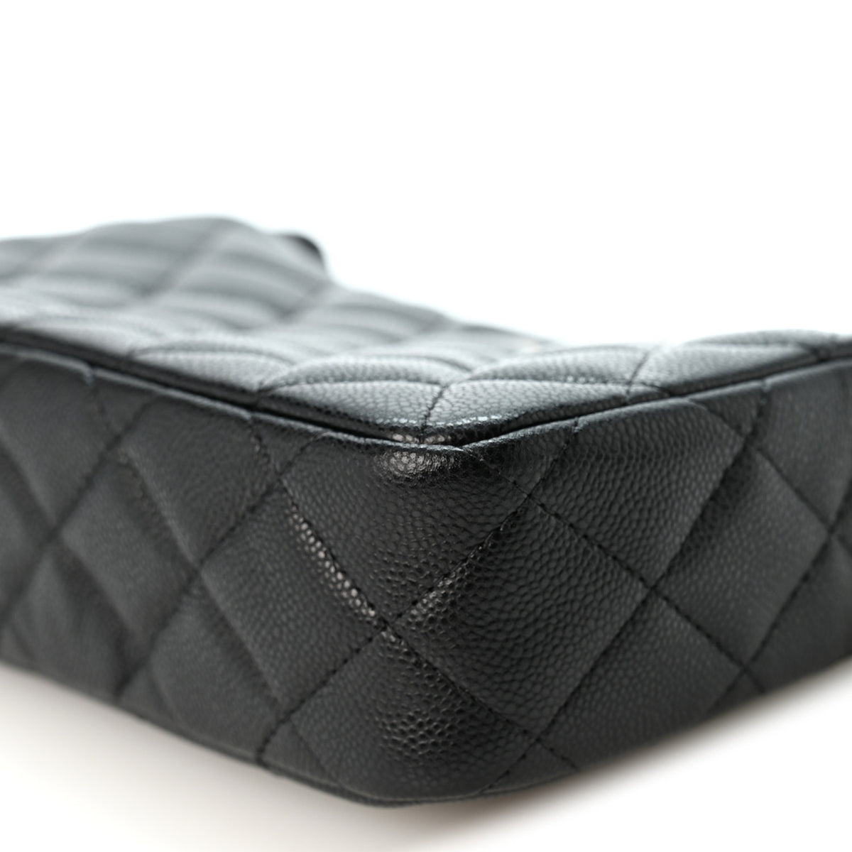 Caviar Quilted Purse With Chain Black