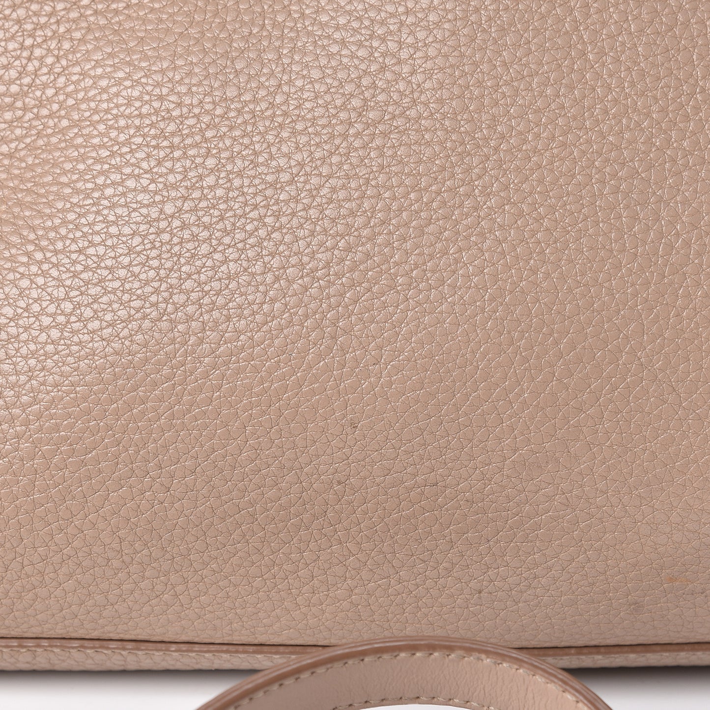Vitello Daino Zippered Shoulder Bag Cammeo