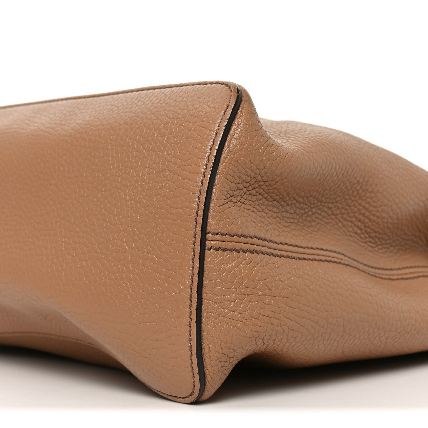 Pebbled Calfskin Large Soho Hobo Camelia