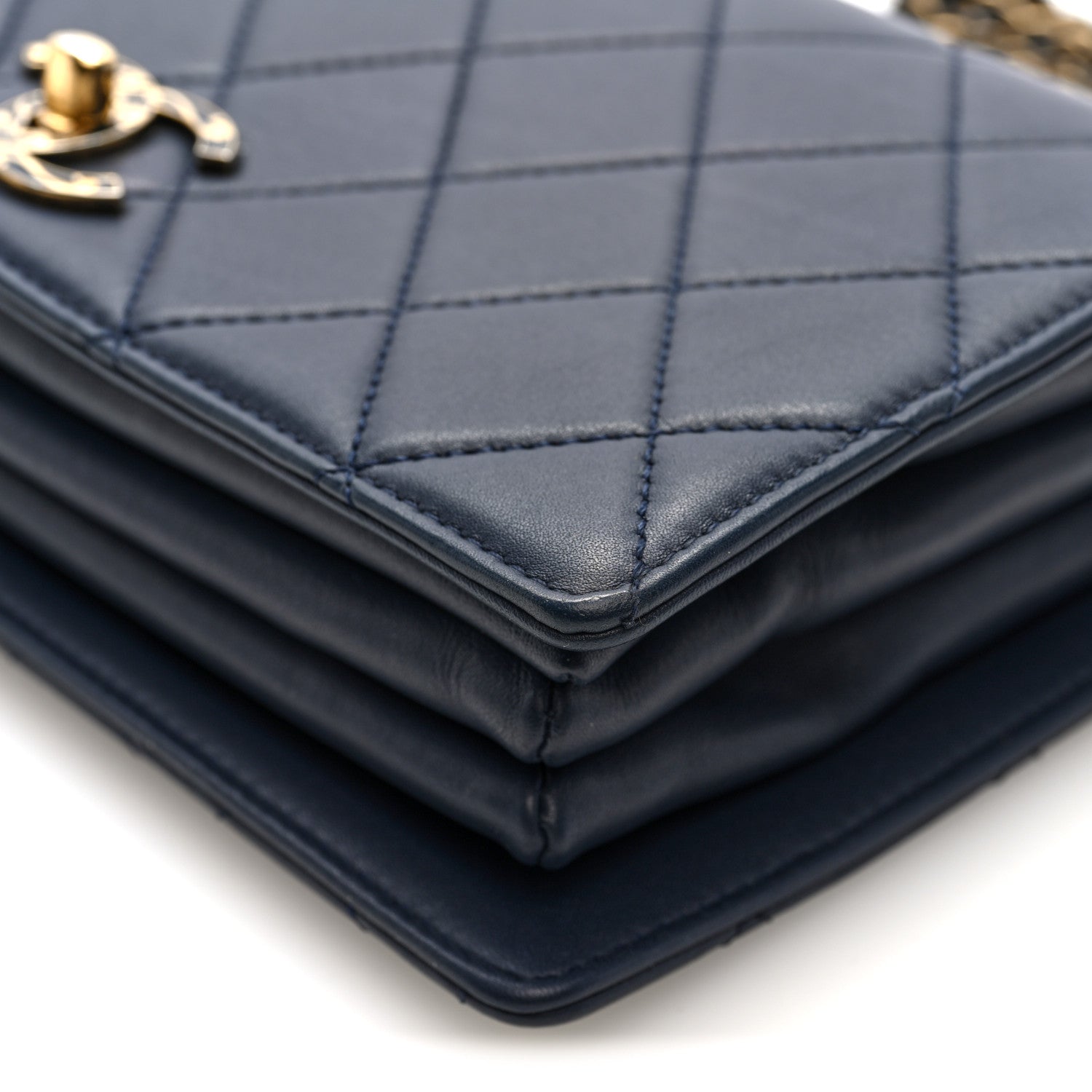 CHANEL ネイビー キルティング バッグ Chanel Lambskin Quilted Small Art Nouvelle Flap Bag Navy 1858196