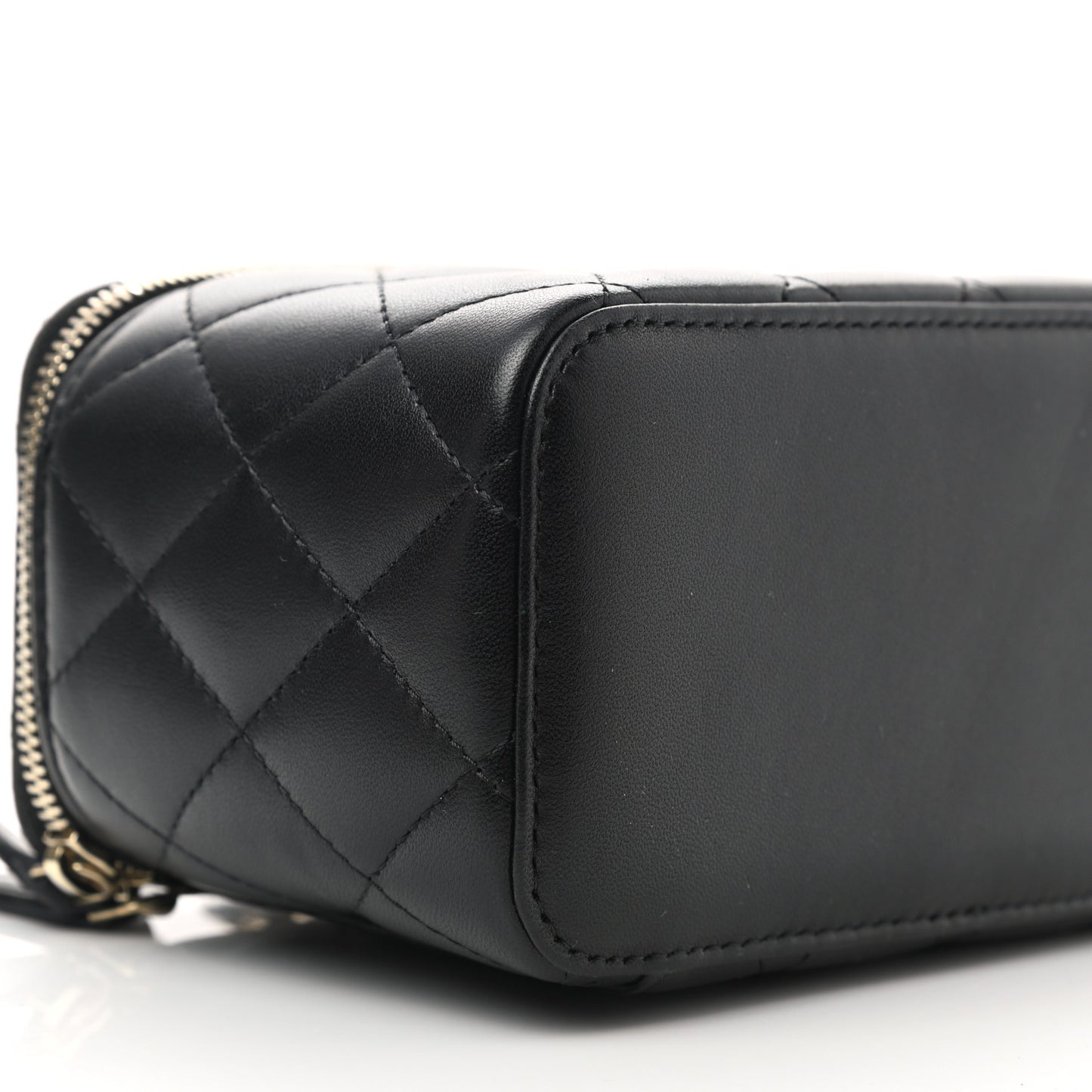 Lambskin Quilted Small Top Handle Vanity Case With Chain Black