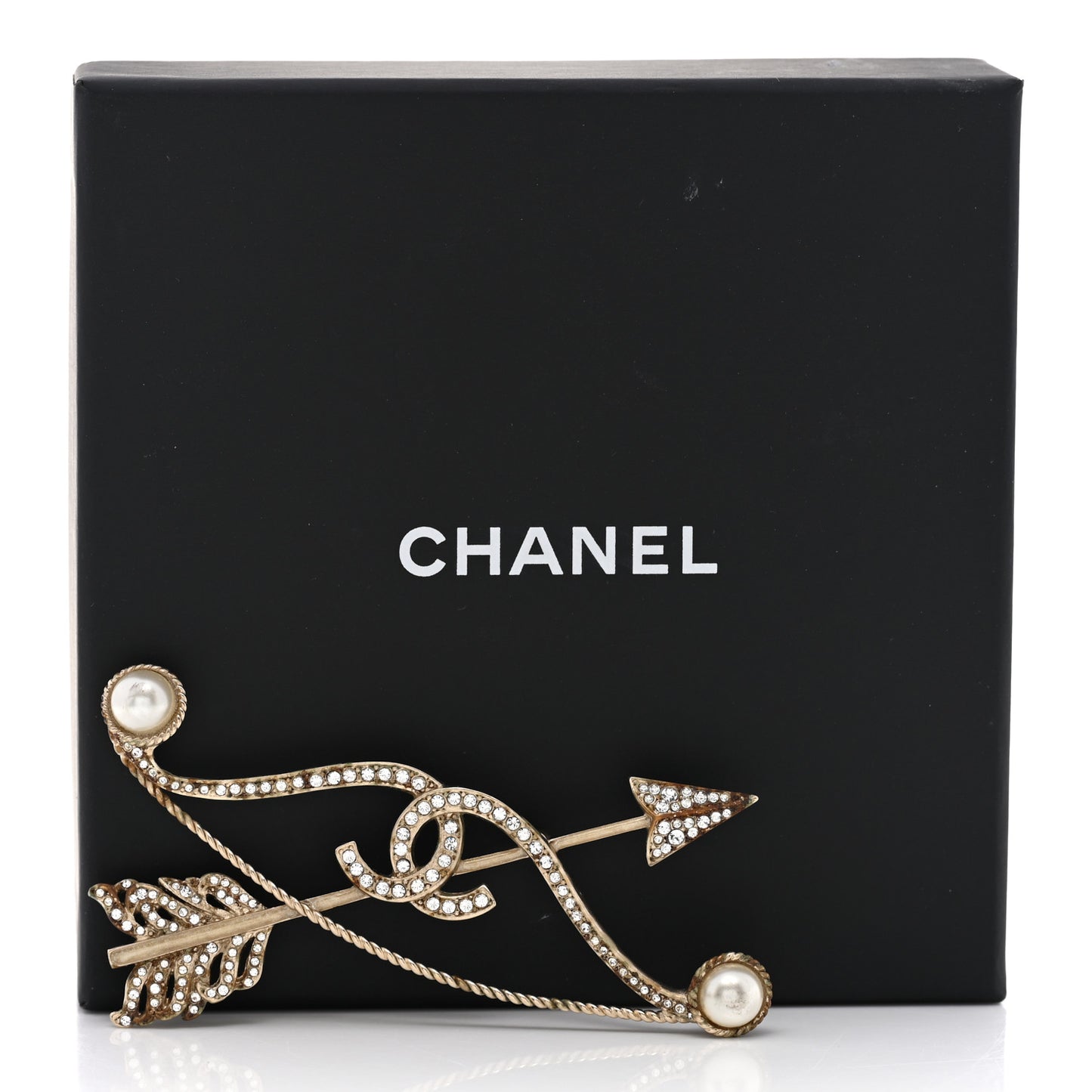 Crystal Pearl CC Arrow Brooch Gold