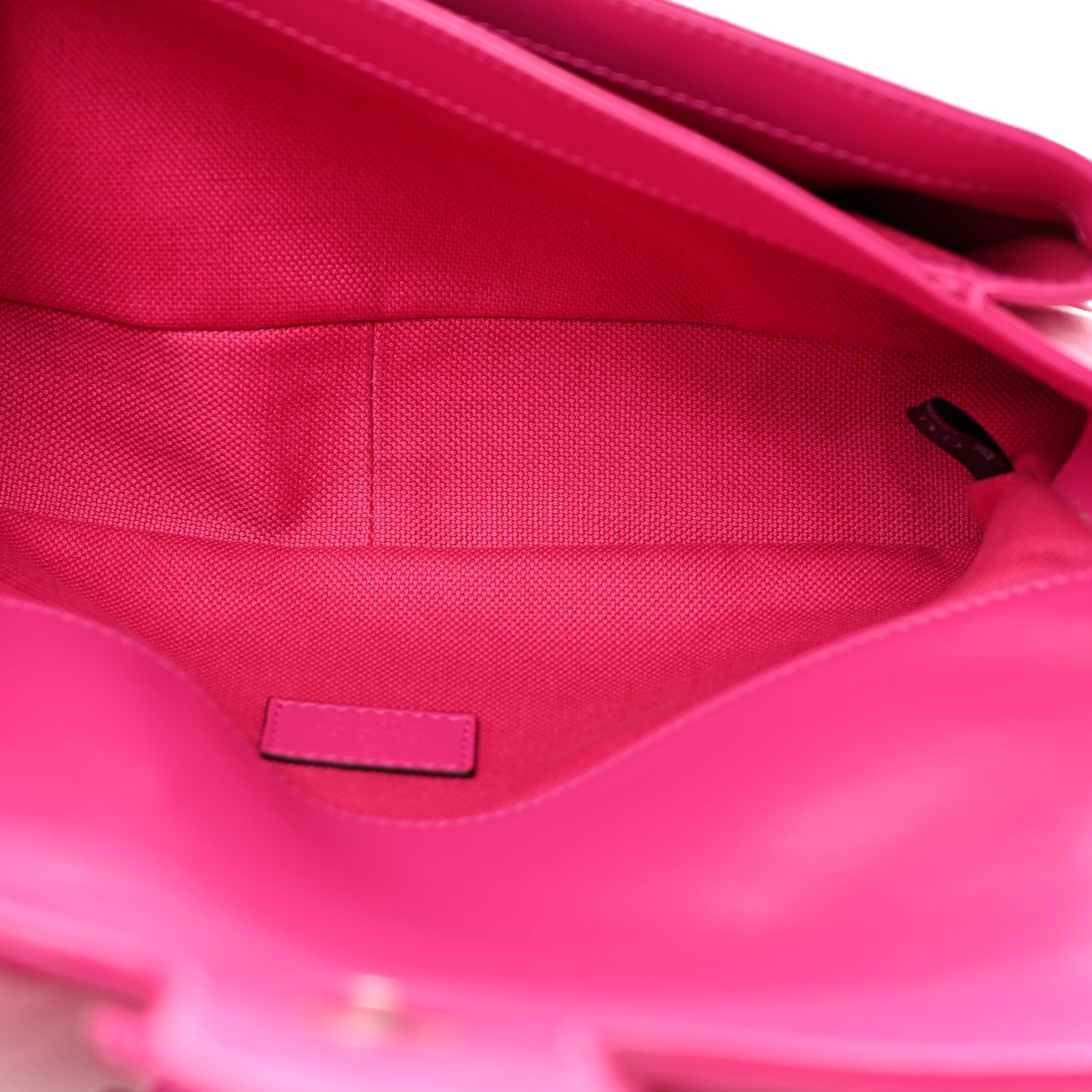 Calfskin Matelasse Monochrome GG Marmont Crossbody Shoulder Bag Classic Fuxia