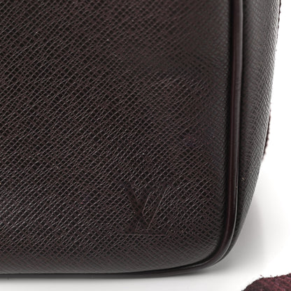 Louis Vuitton Taiga Reporter Messenger Acajou 10 of 14