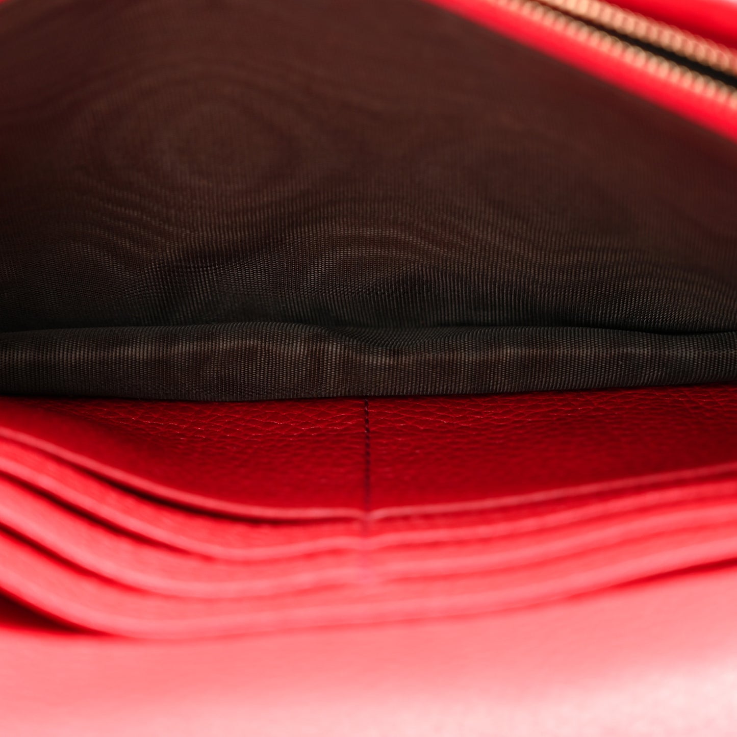 Pebbled Calfskin Soho Wallet on Chain Hibiscus Red