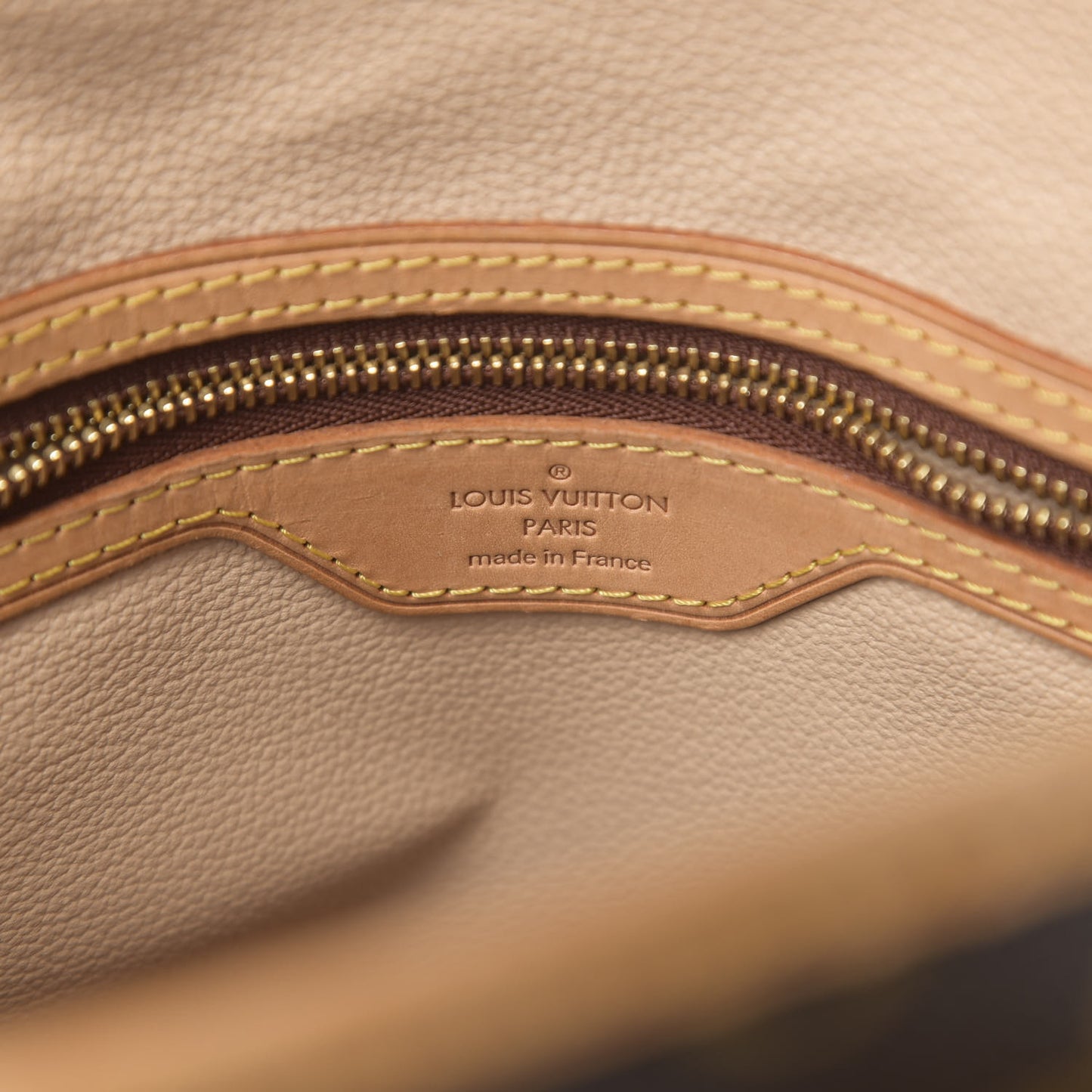 Monogram Petit Bucket 23