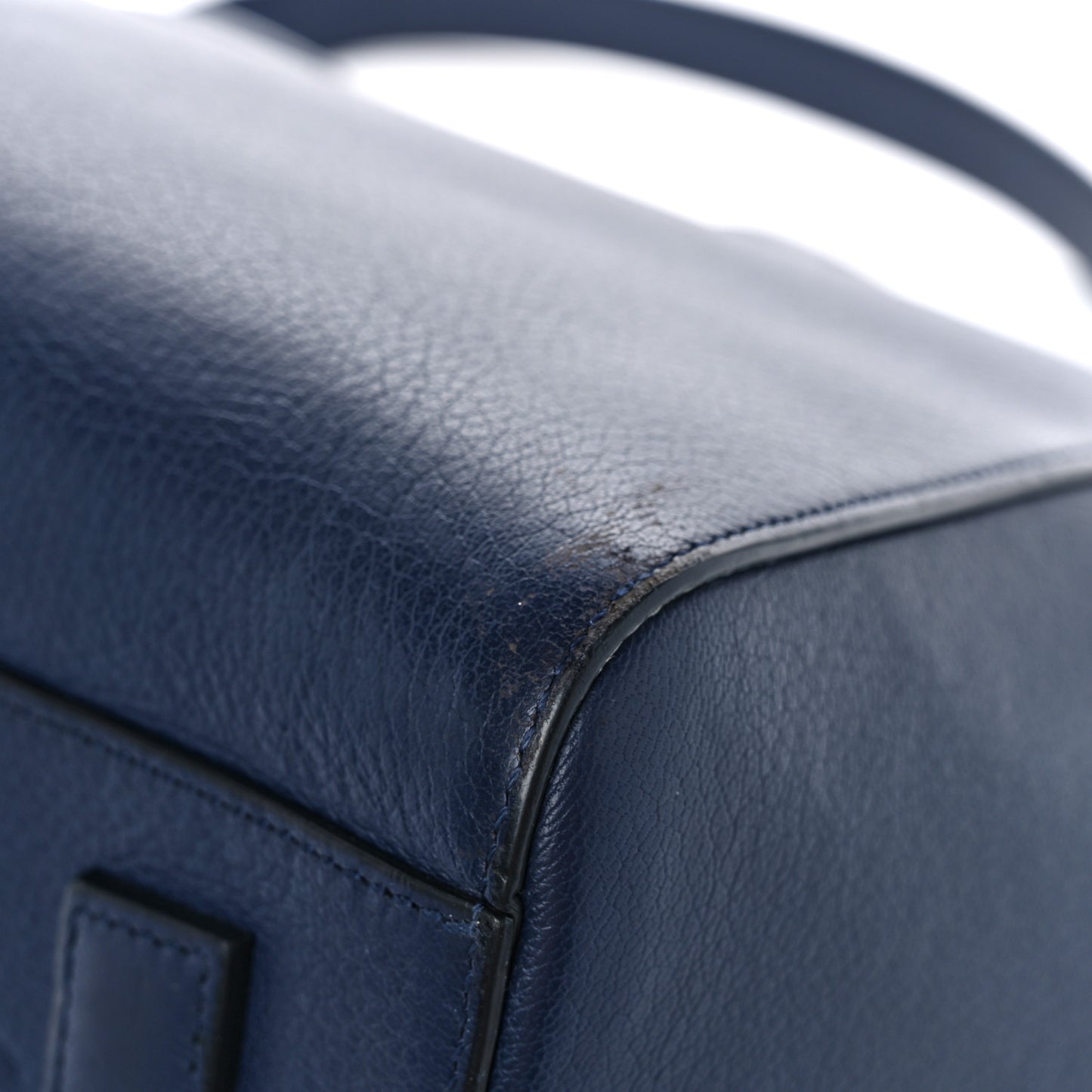 Sugar Goatskin Medium Antigona Navy